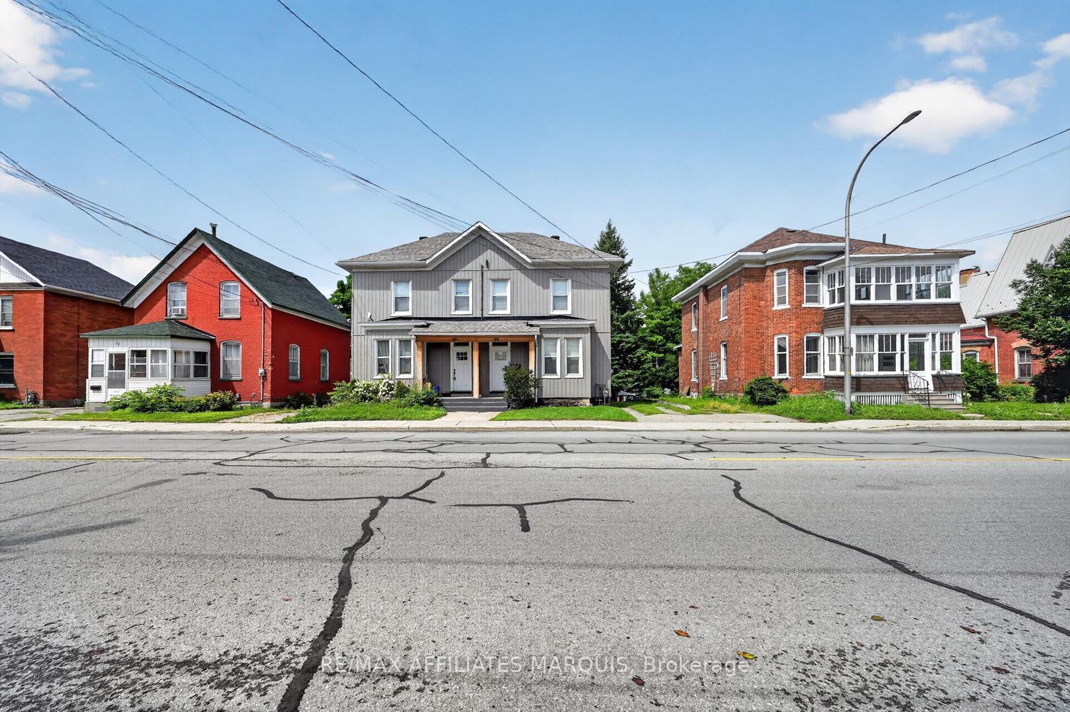 Photo 3 of 88 Brockville Street, Smiths Falls, Smiths Falls — HOMEH