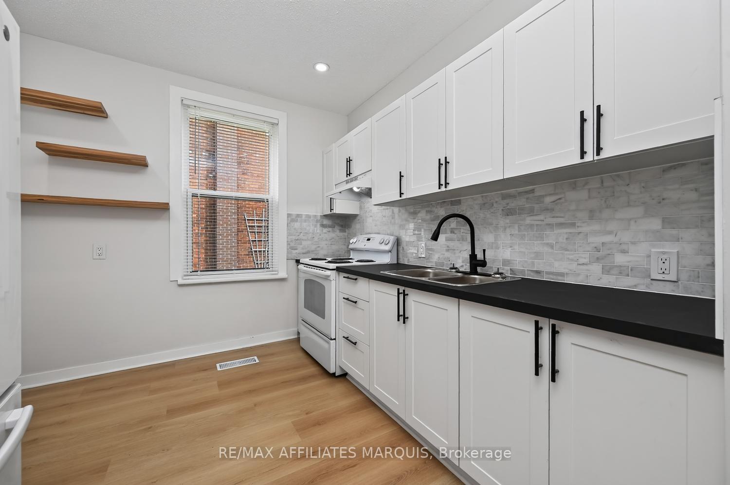 Photo 16 of 88 Brockville Street, Smiths Falls, Smiths Falls — HOMEH