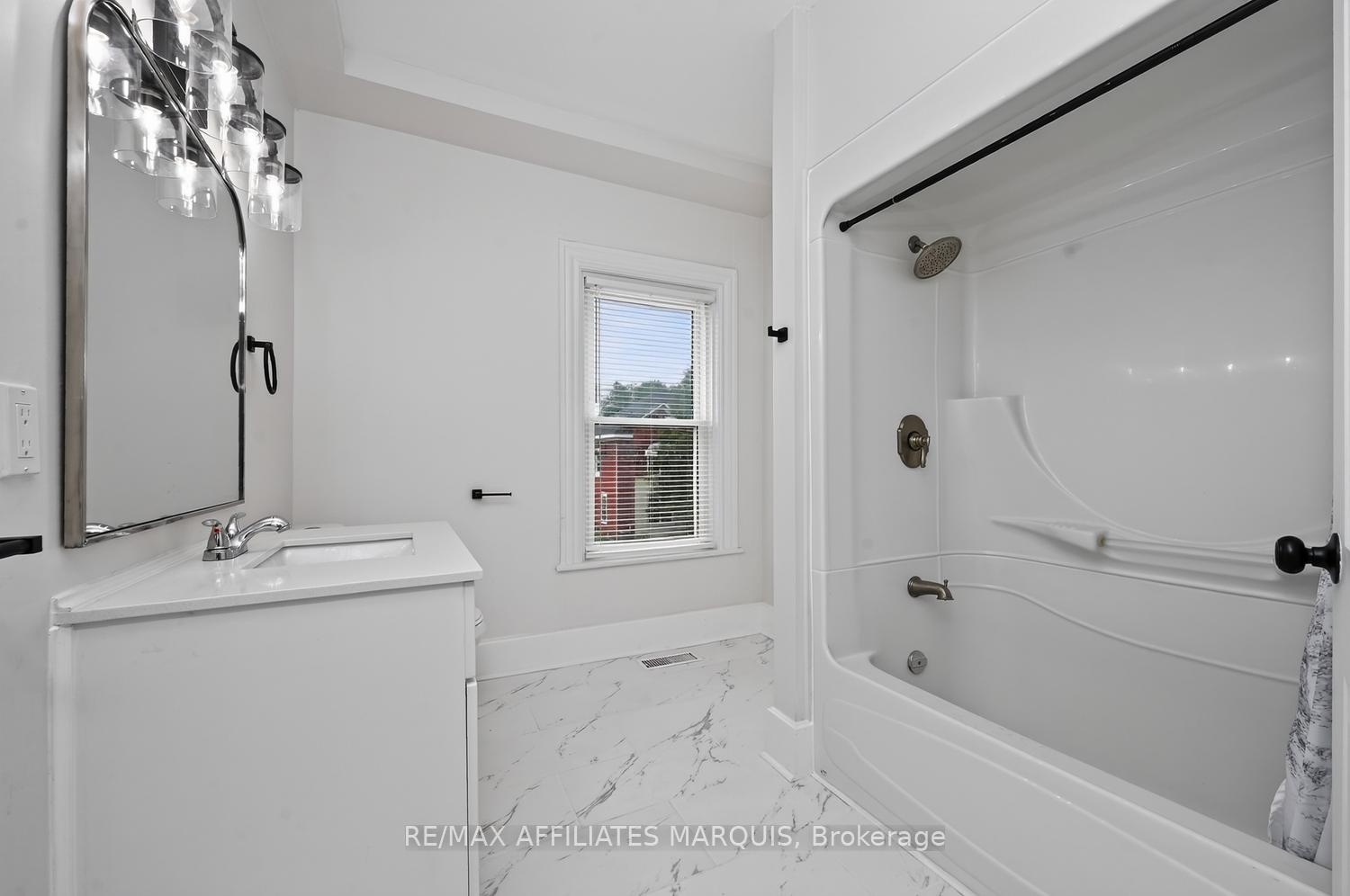 Photo 39 of 88 Brockville Street, Smiths Falls, Smiths Falls — HOMEH