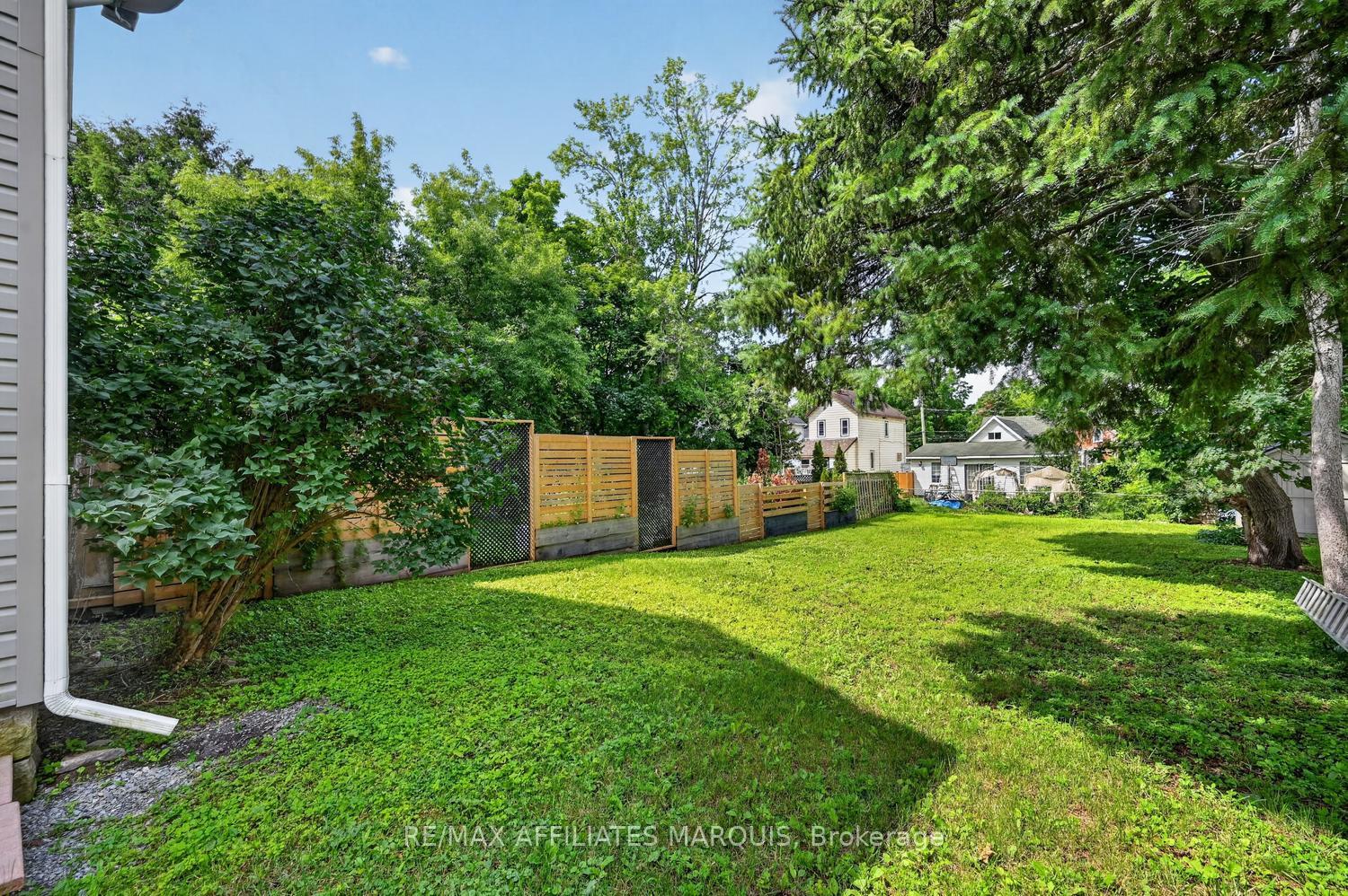 Photo 42 of 88 Brockville Street, Smiths Falls, Smiths Falls — HOMEH
