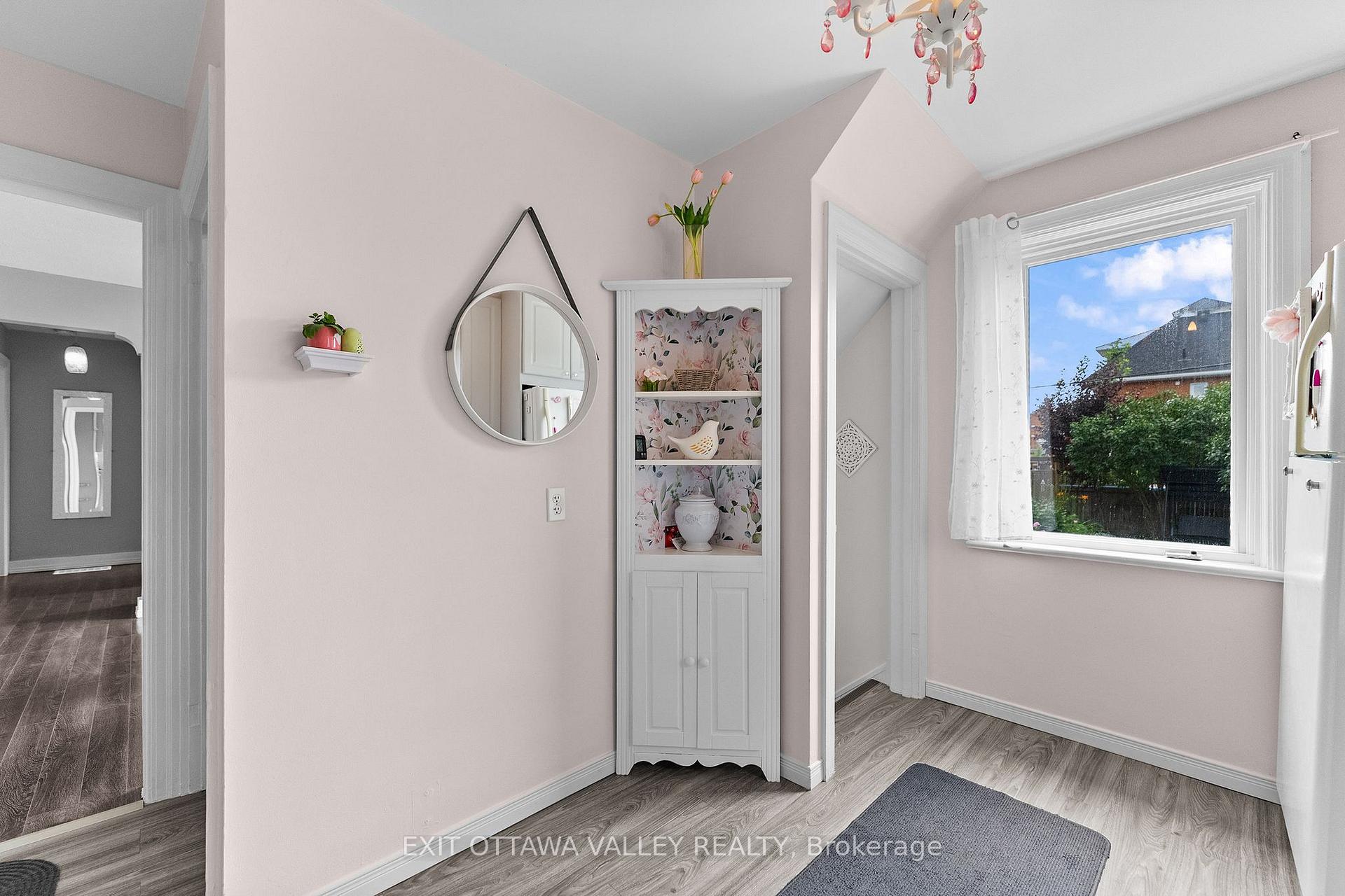 Photo 8 of 500 Dominion Street, Renfrew, Renfrew — HOMEH