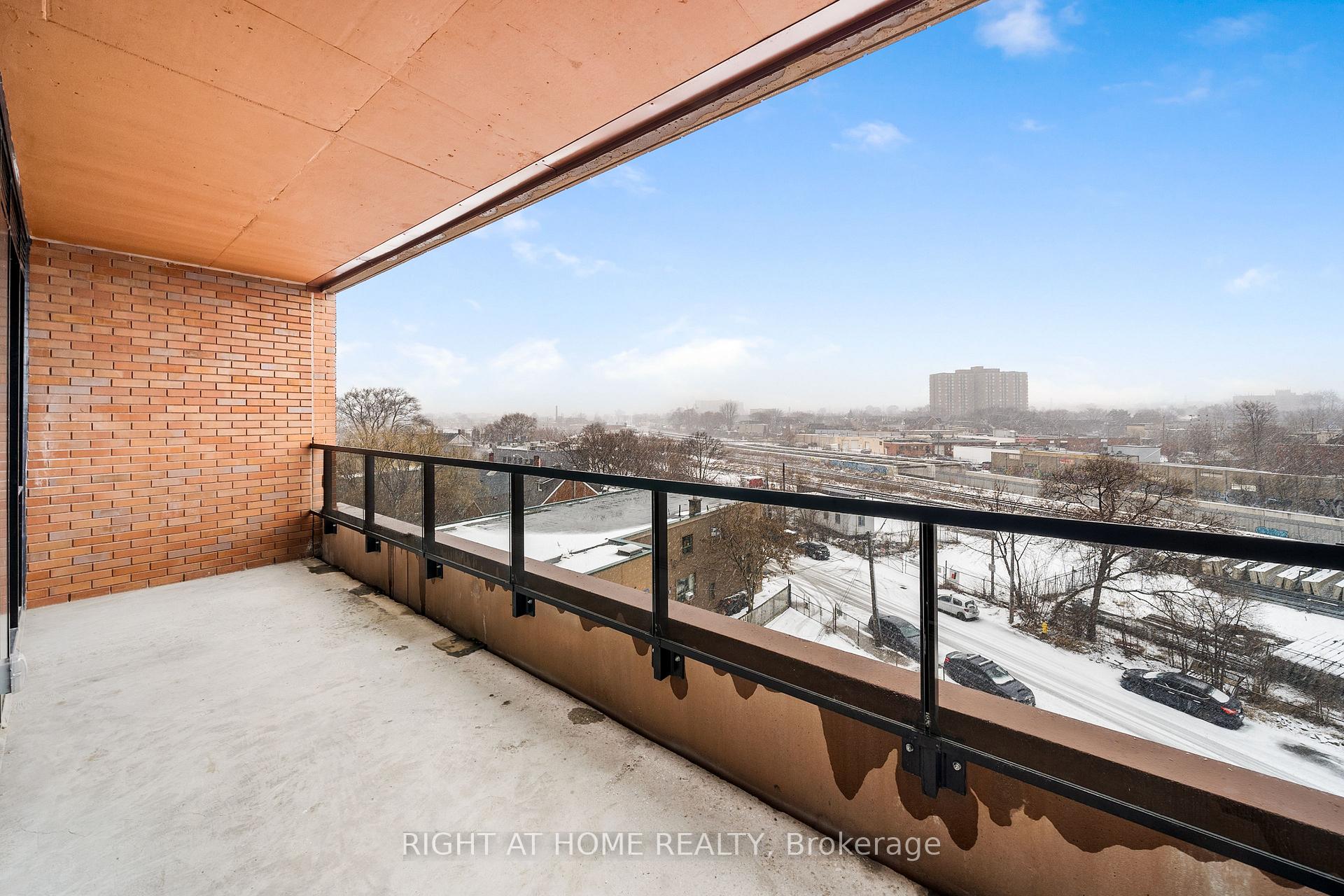 Photo 10 of Unit 520, 2720 Dundas Street, Toronto, Junction Area — HOMEH