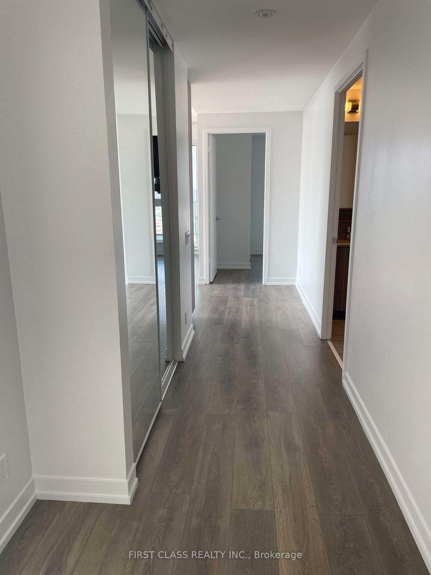 Photo 5 of Unit 5510, 5 buttermill Avenue, Vaughan, Concord — HOMEH