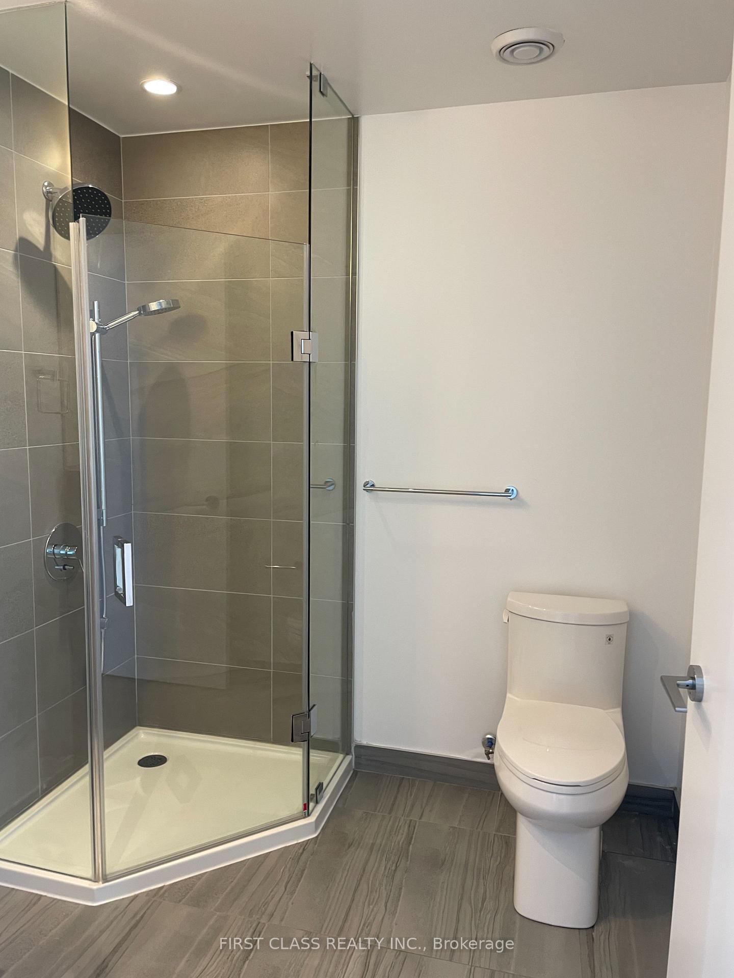 Photo 6 of Unit 5510, 5 buttermill Avenue, Vaughan, Concord — HOMEH