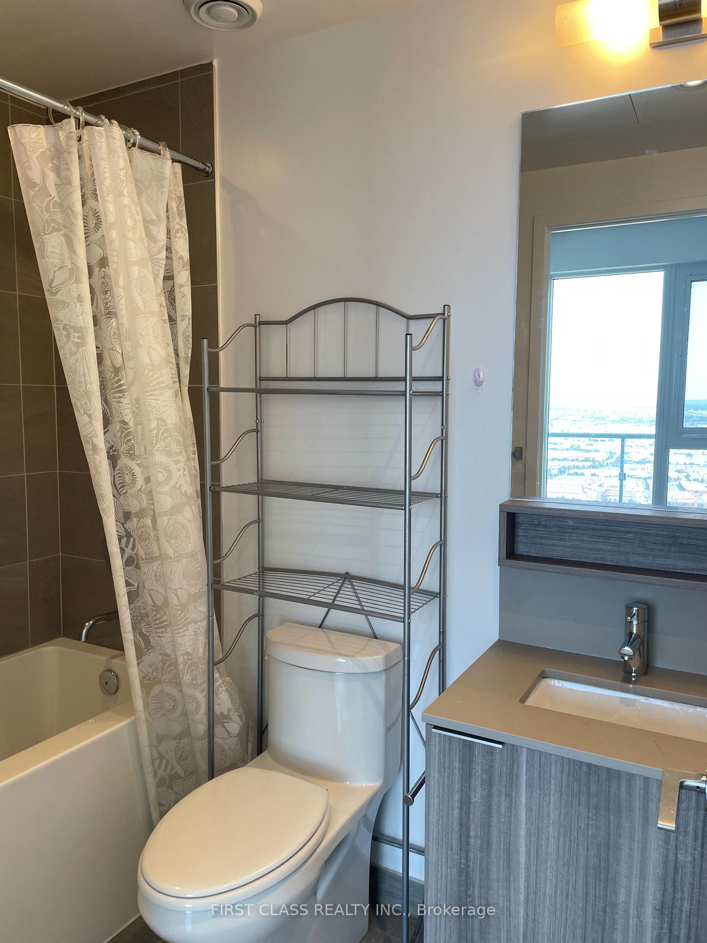 Photo 8 of Unit 5510, 5 buttermill Avenue, Vaughan, Concord — HOMEH