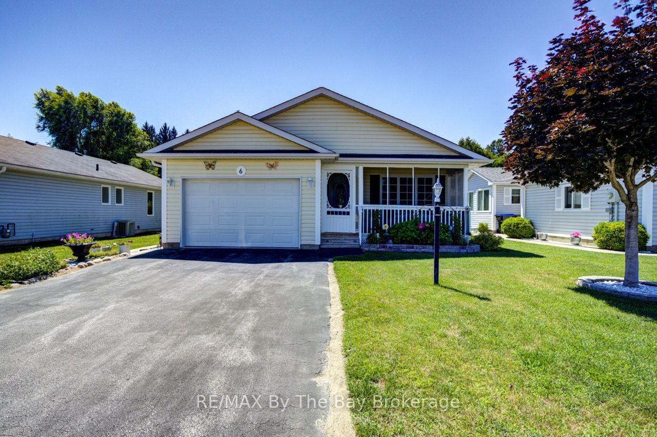 Photo 3 of 6 Illinois Crescent, Wasaga Beach — HOMEH