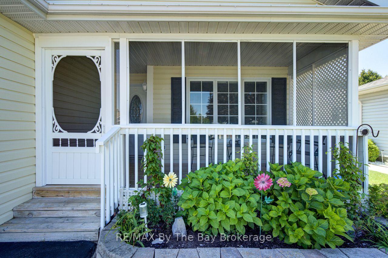 Photo 6 of 6 Illinois Crescent, Wasaga Beach — HOMEH