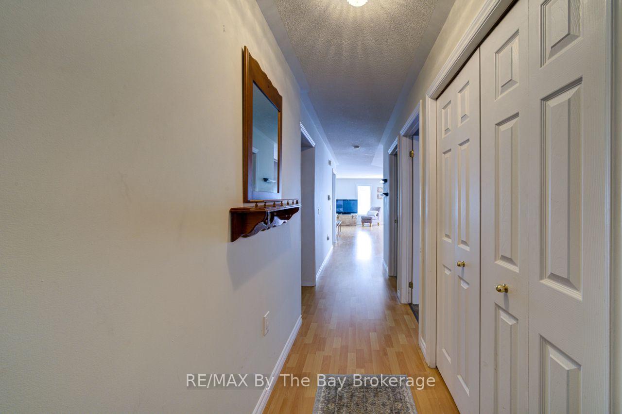 Photo 9 of 6 Illinois Crescent, Wasaga Beach — HOMEH