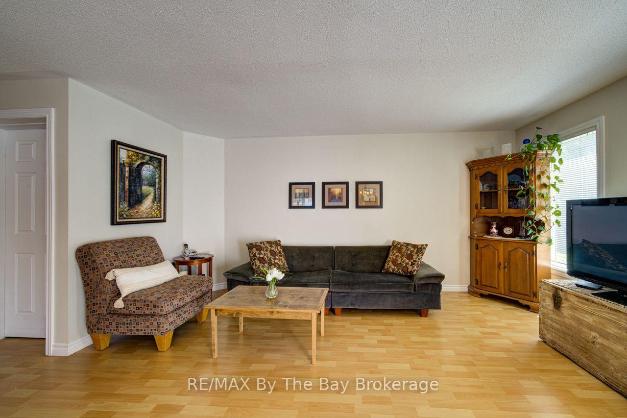 Photo 18 of 6 Illinois Crescent, Wasaga Beach — HOMEH