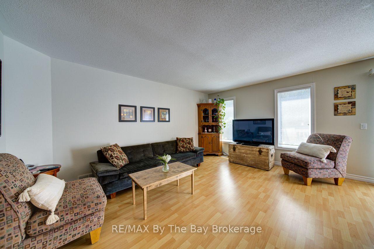 Photo 19 of 6 Illinois Crescent, Wasaga Beach — HOMEH