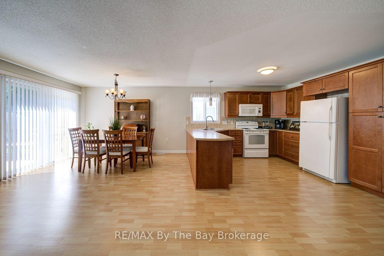 Photo 21 of 6 Illinois Crescent, Wasaga Beach — HOMEH