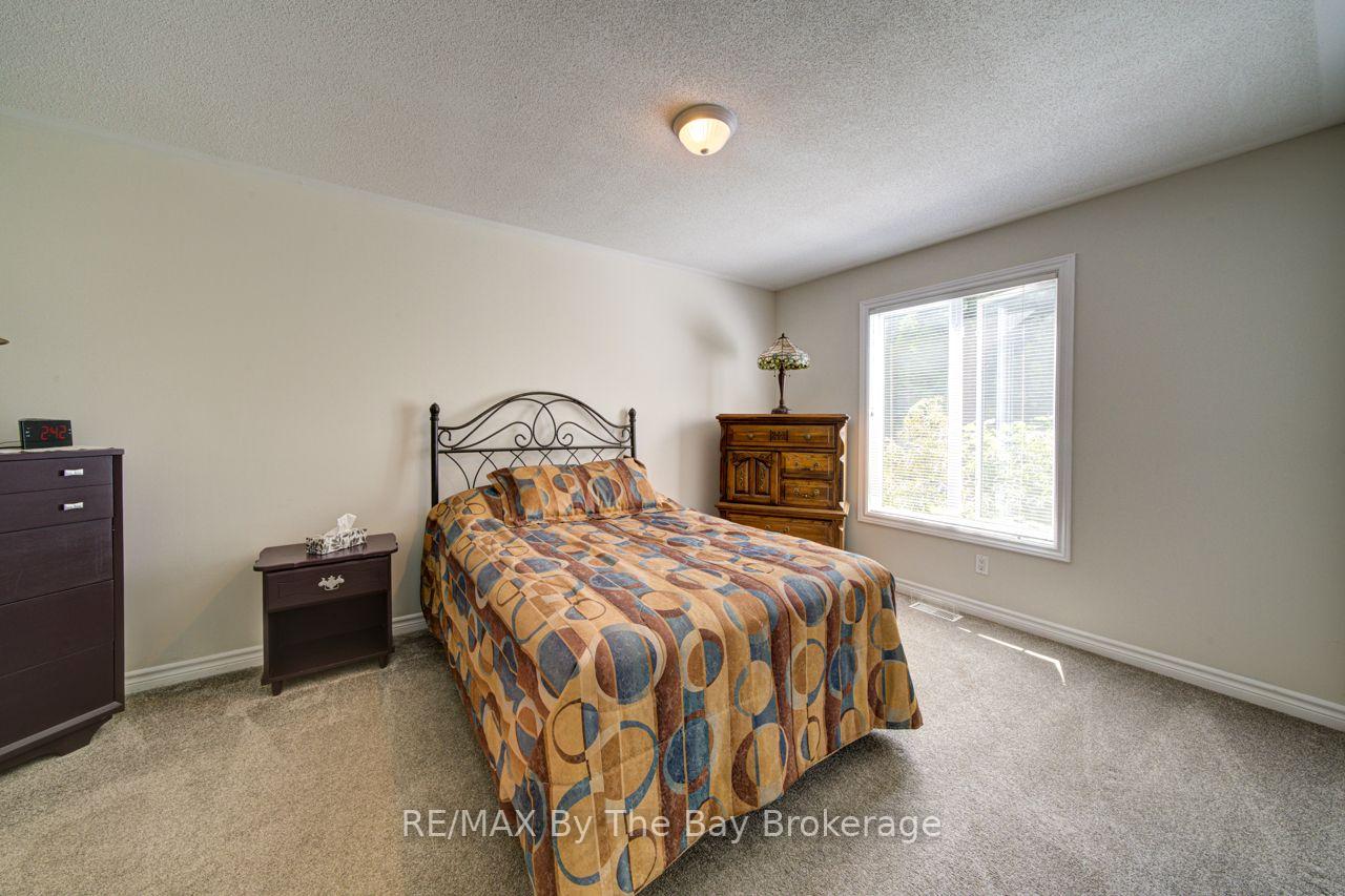 Photo 22 of 6 Illinois Crescent, Wasaga Beach — HOMEH