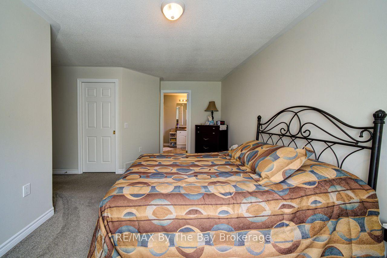 Photo 23 of 6 Illinois Crescent, Wasaga Beach — HOMEH