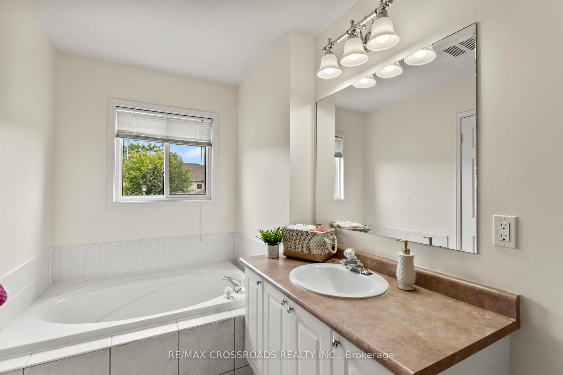 Photo 27 of 67 Regatta Crescent, Whitby, Port Whitby — HOMEH