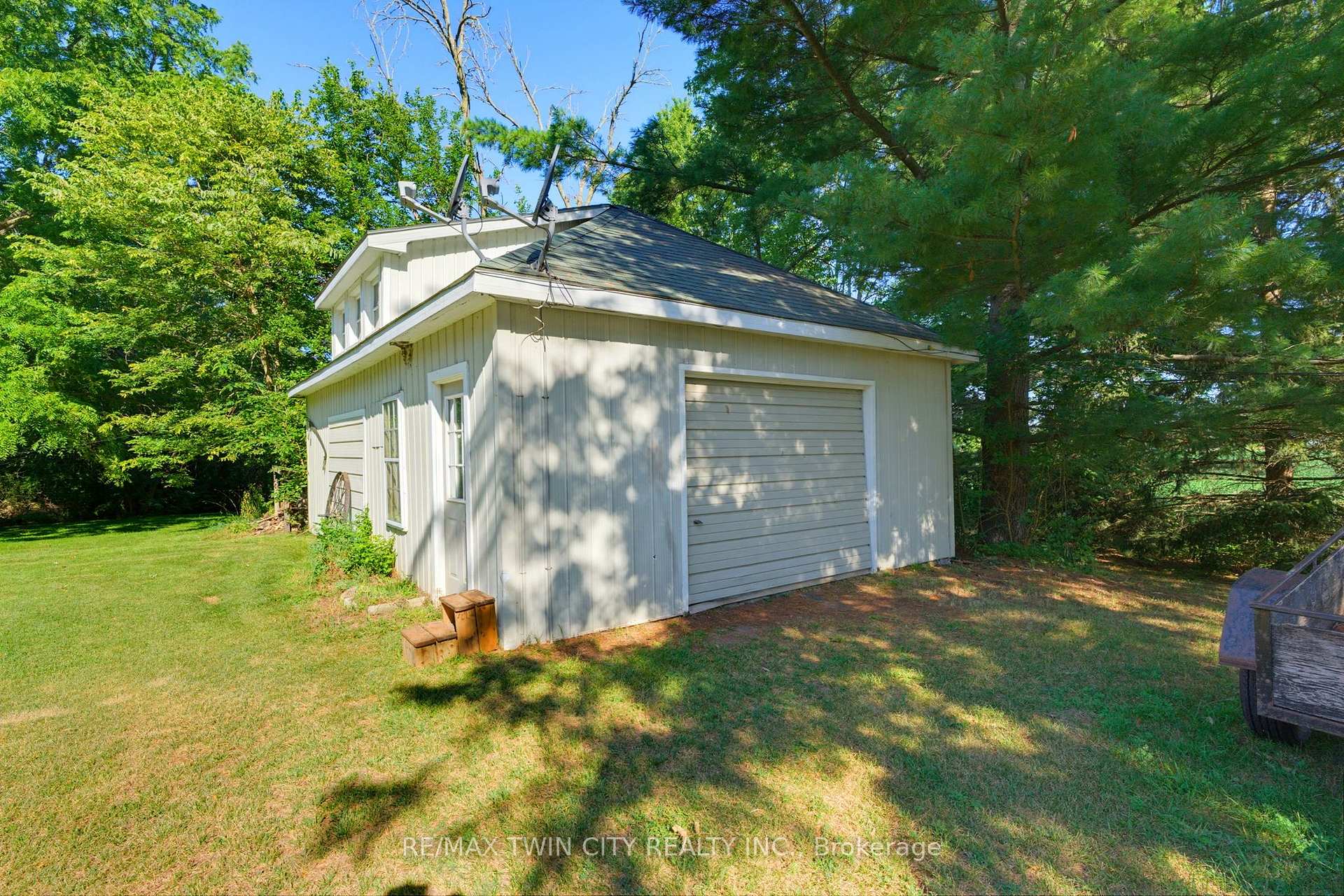 Photo 4 of 321 Pinehurst Road, Brant, Paris — HOMEH