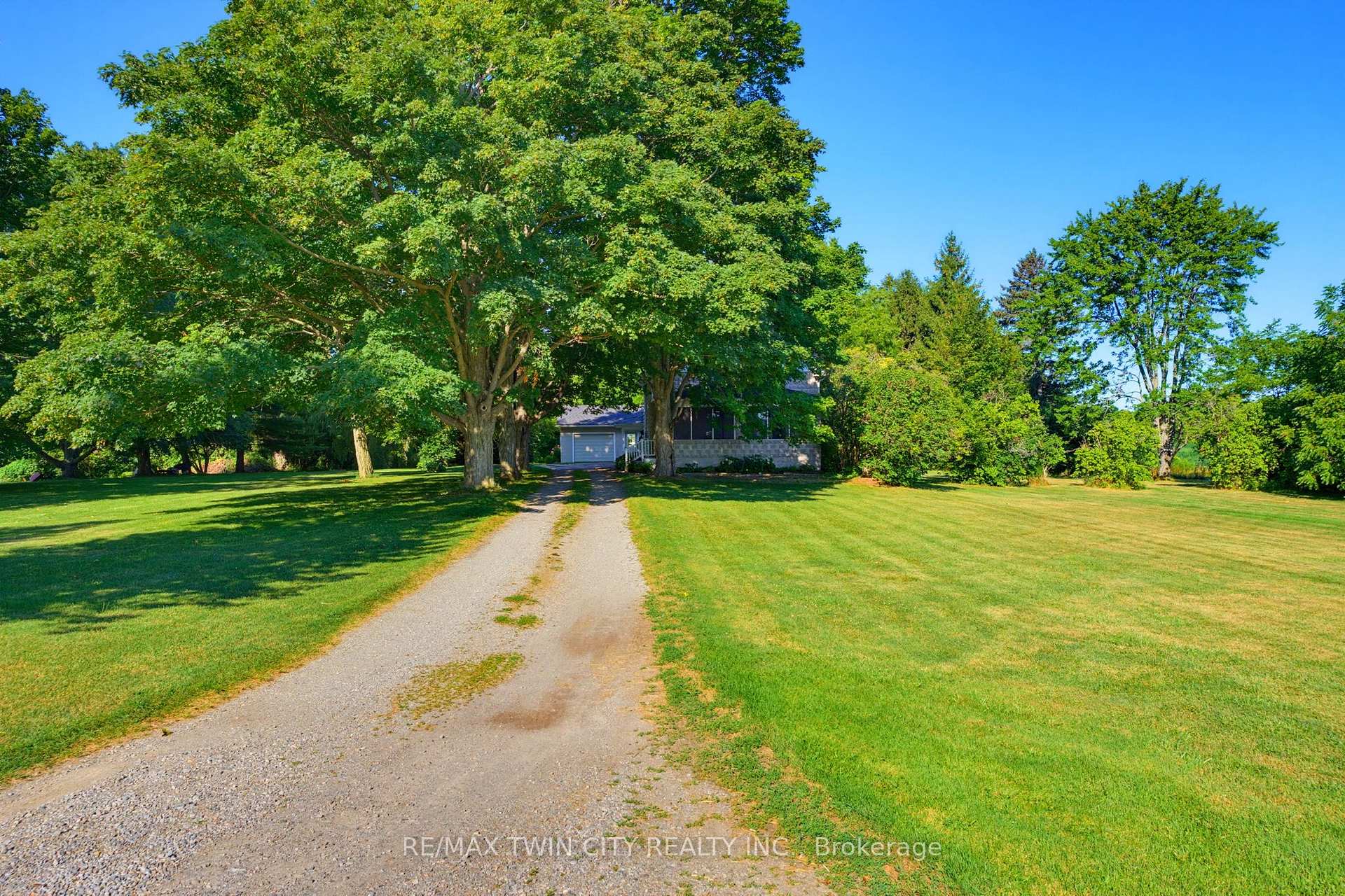 Photo 6 of 321 Pinehurst Road, Brant, Paris — HOMEH