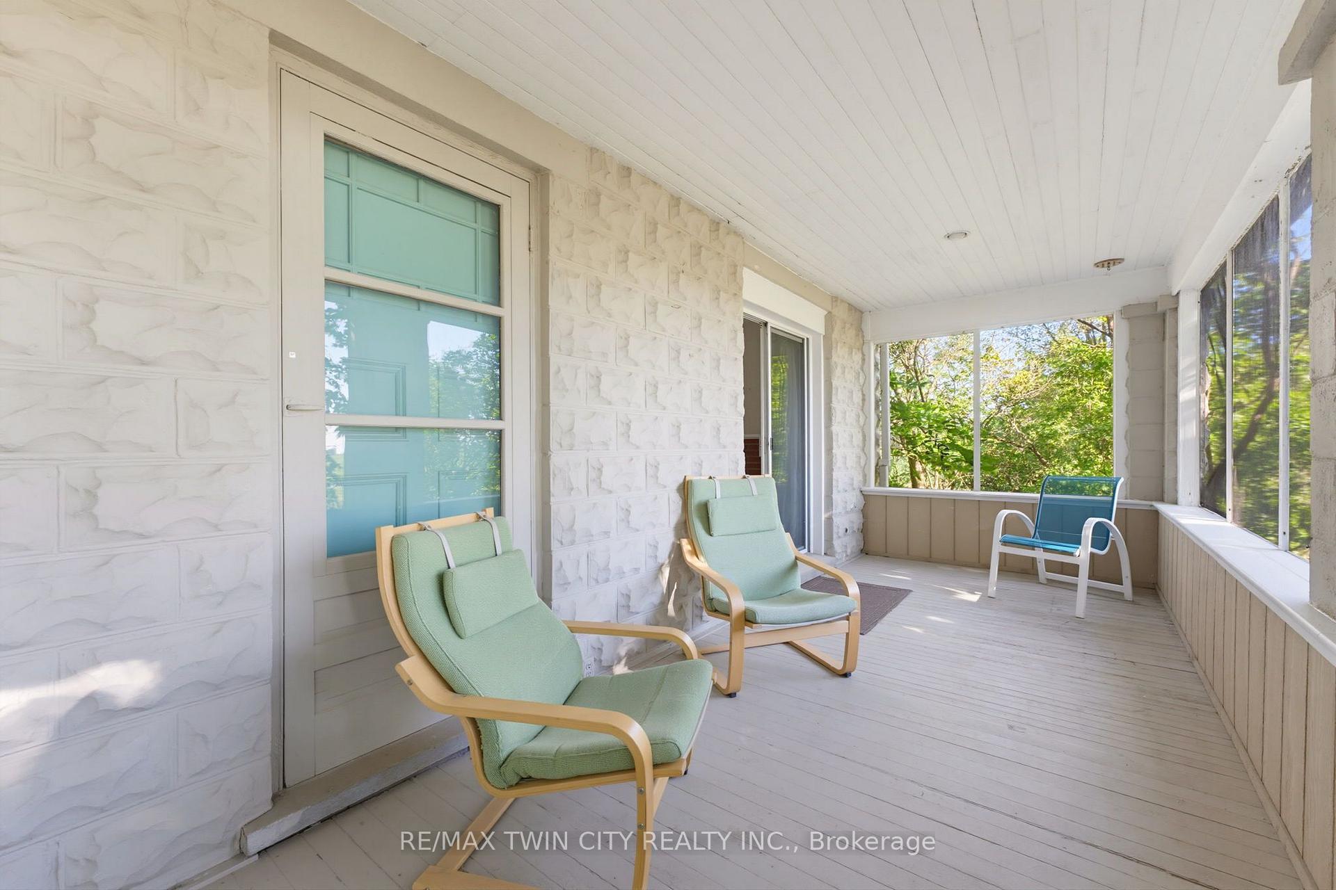 Photo 9 of 321 Pinehurst Road, Brant, Paris — HOMEH