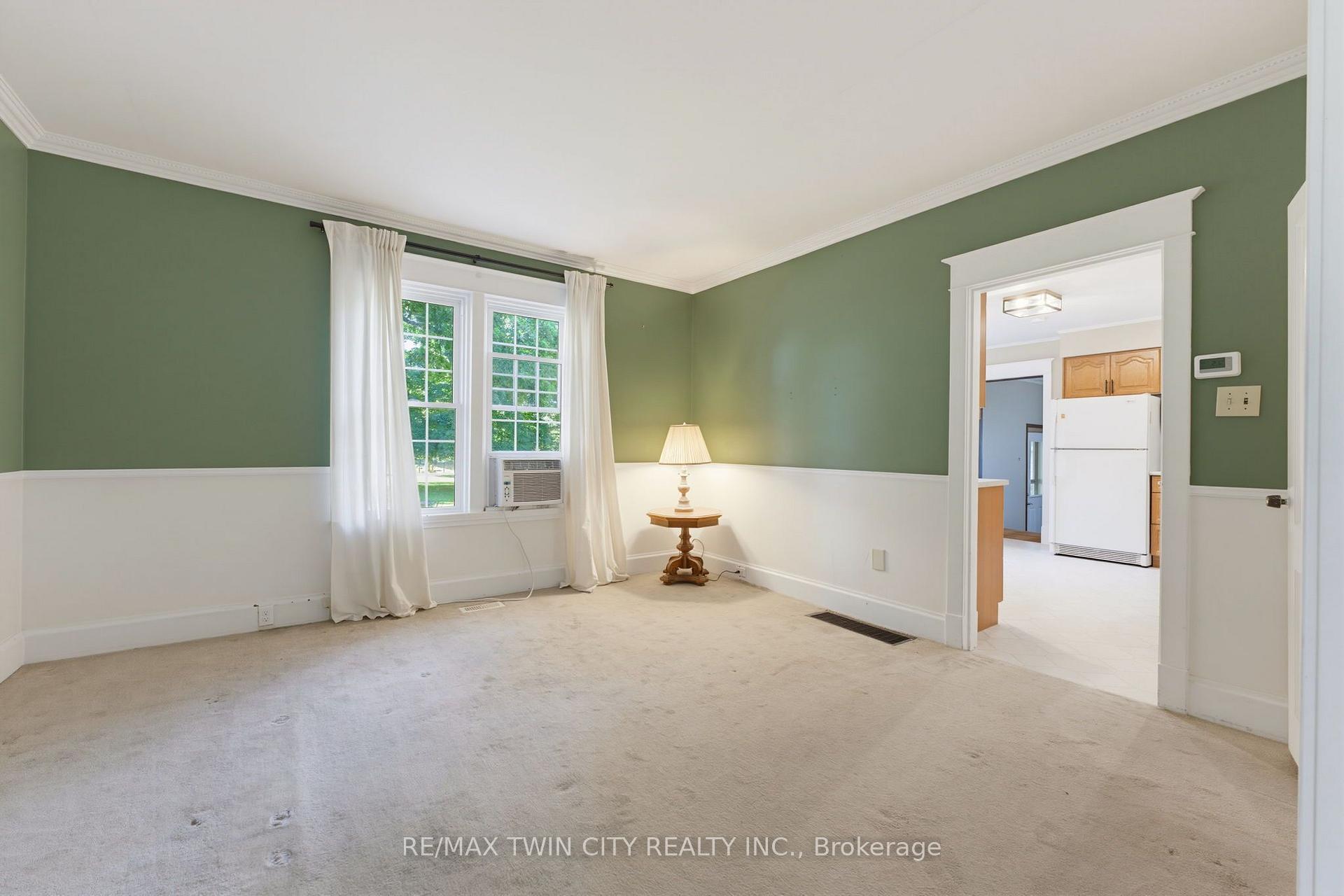 Photo 17 of 321 Pinehurst Road, Brant, Paris — HOMEH