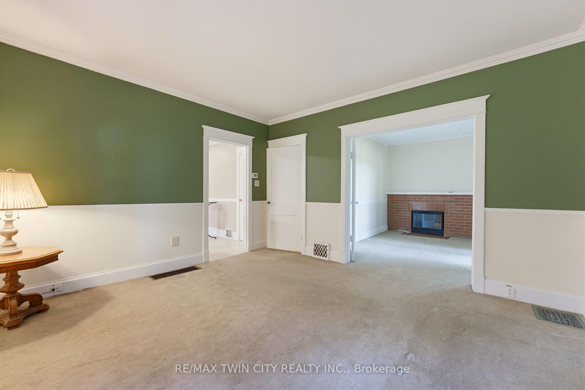 Photo 18 of 321 Pinehurst Road, Brant, Paris — HOMEH