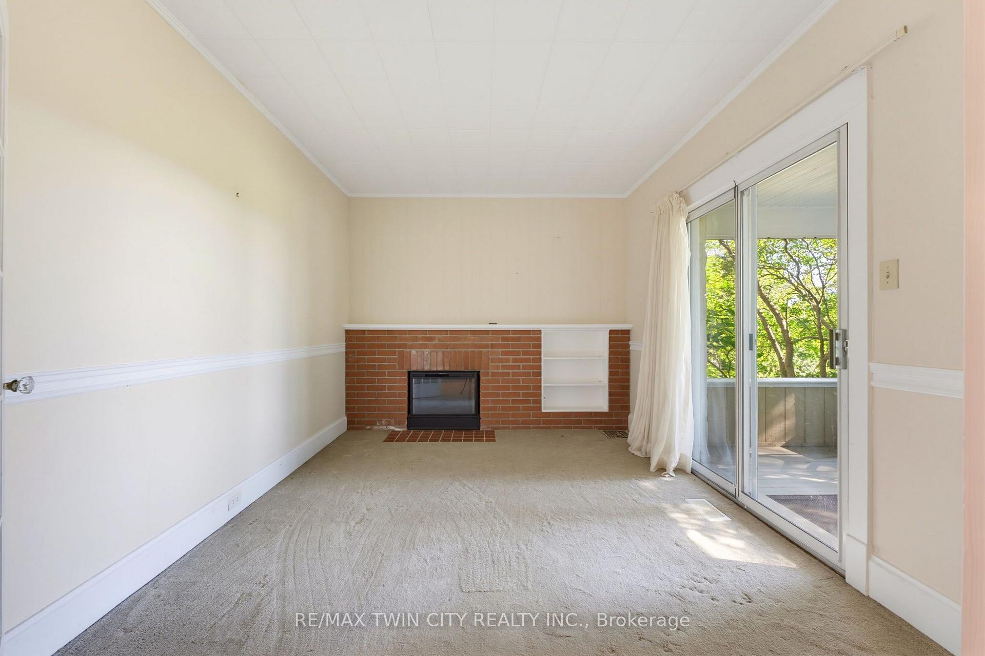 Photo 19 of 321 Pinehurst Road, Brant, Paris — HOMEH