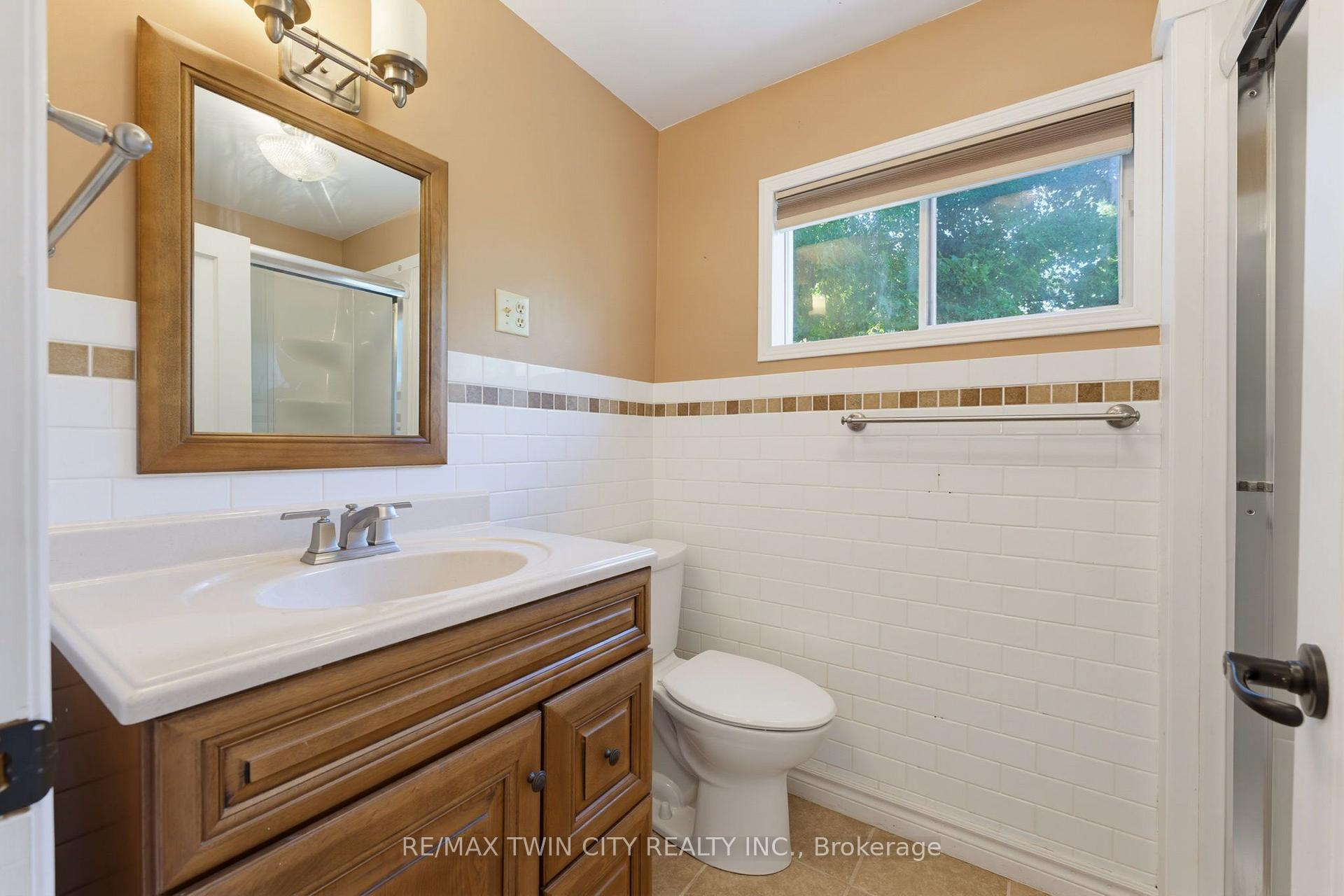 Photo 25 of 321 Pinehurst Road, Brant, Paris — HOMEH