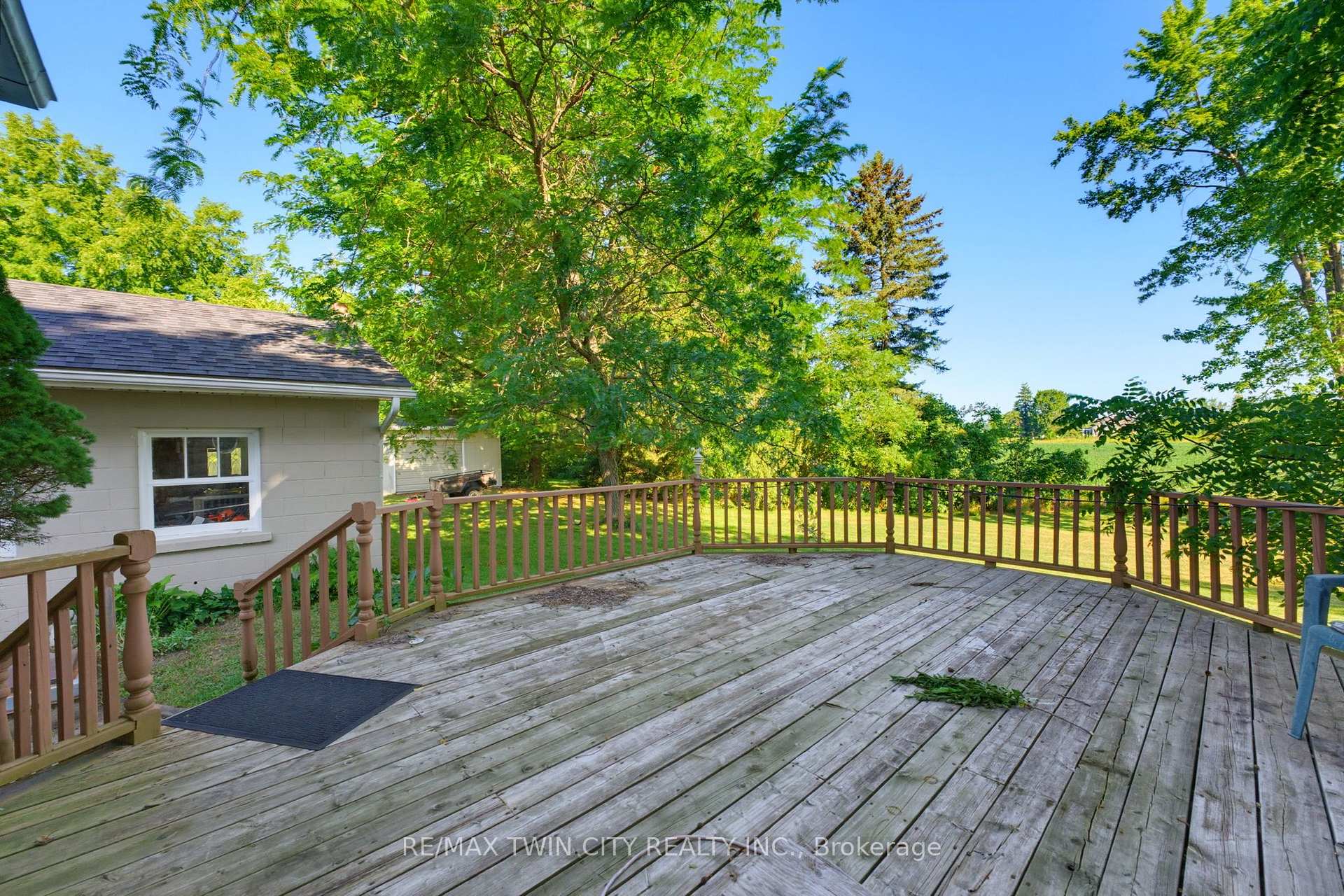 Photo 32 of 321 Pinehurst Road, Brant, Paris — HOMEH