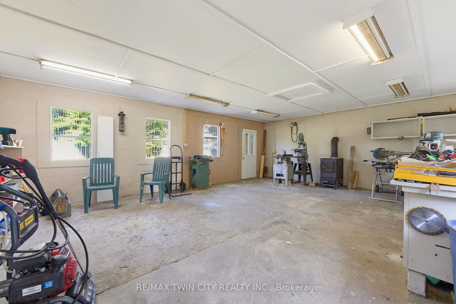 Photo 34 of 321 Pinehurst Road, Brant, Paris — HOMEH