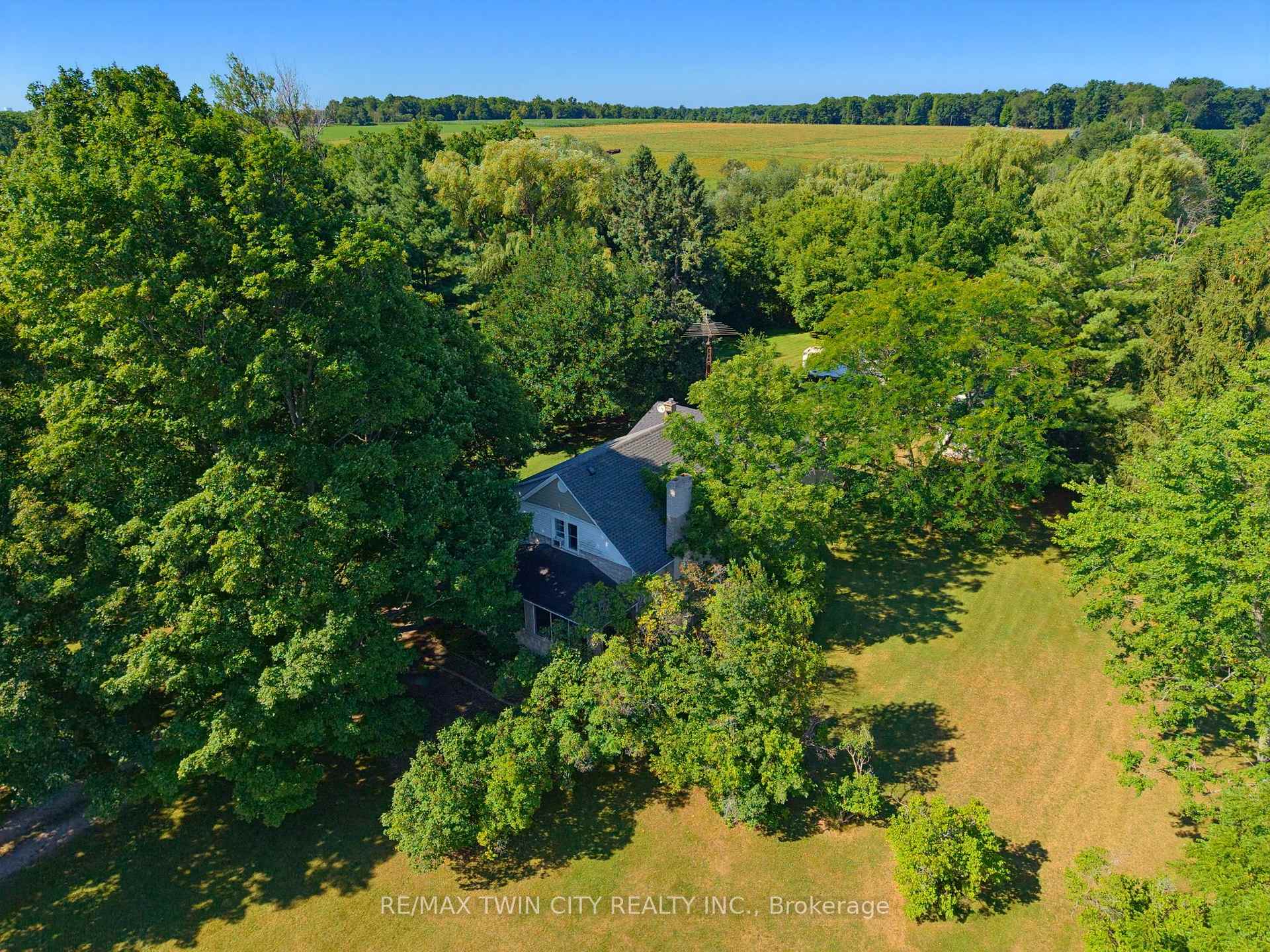 Photo 39 of 321 Pinehurst Road, Brant, Paris — HOMEH