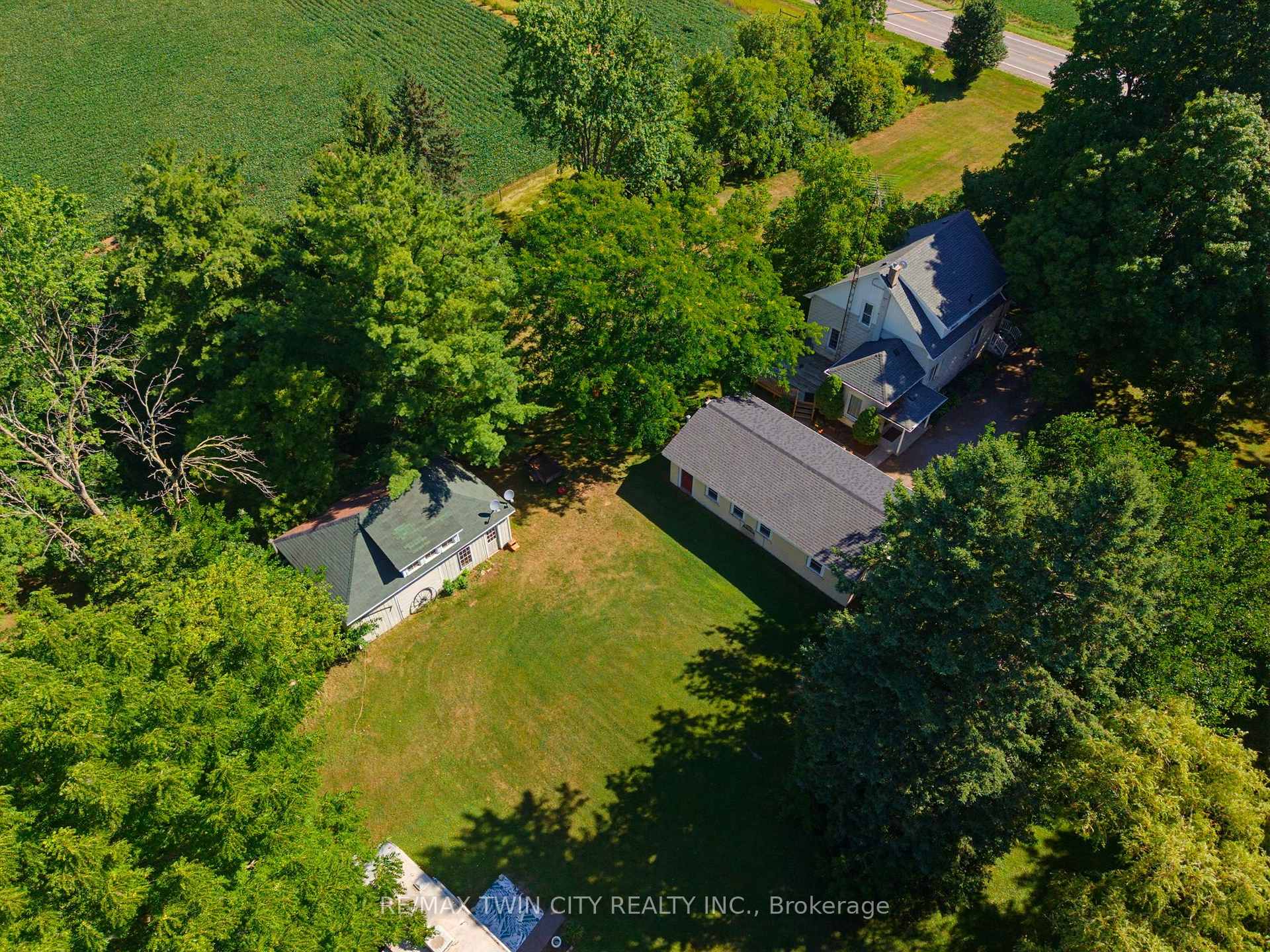 Photo 41 of 321 Pinehurst Road, Brant, Paris — HOMEH