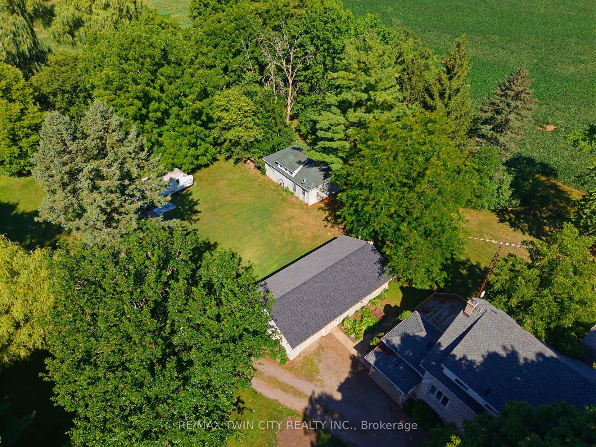 Photo 42 of 321 Pinehurst Road, Brant, Paris — HOMEH