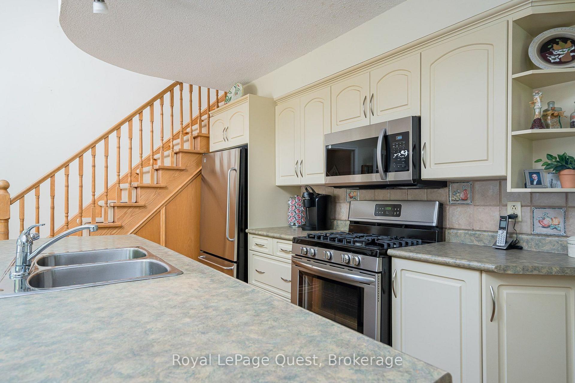 Photo 12 of 490 Silver Birch Drive, Tiny, Rural Tiny — HOMEH
