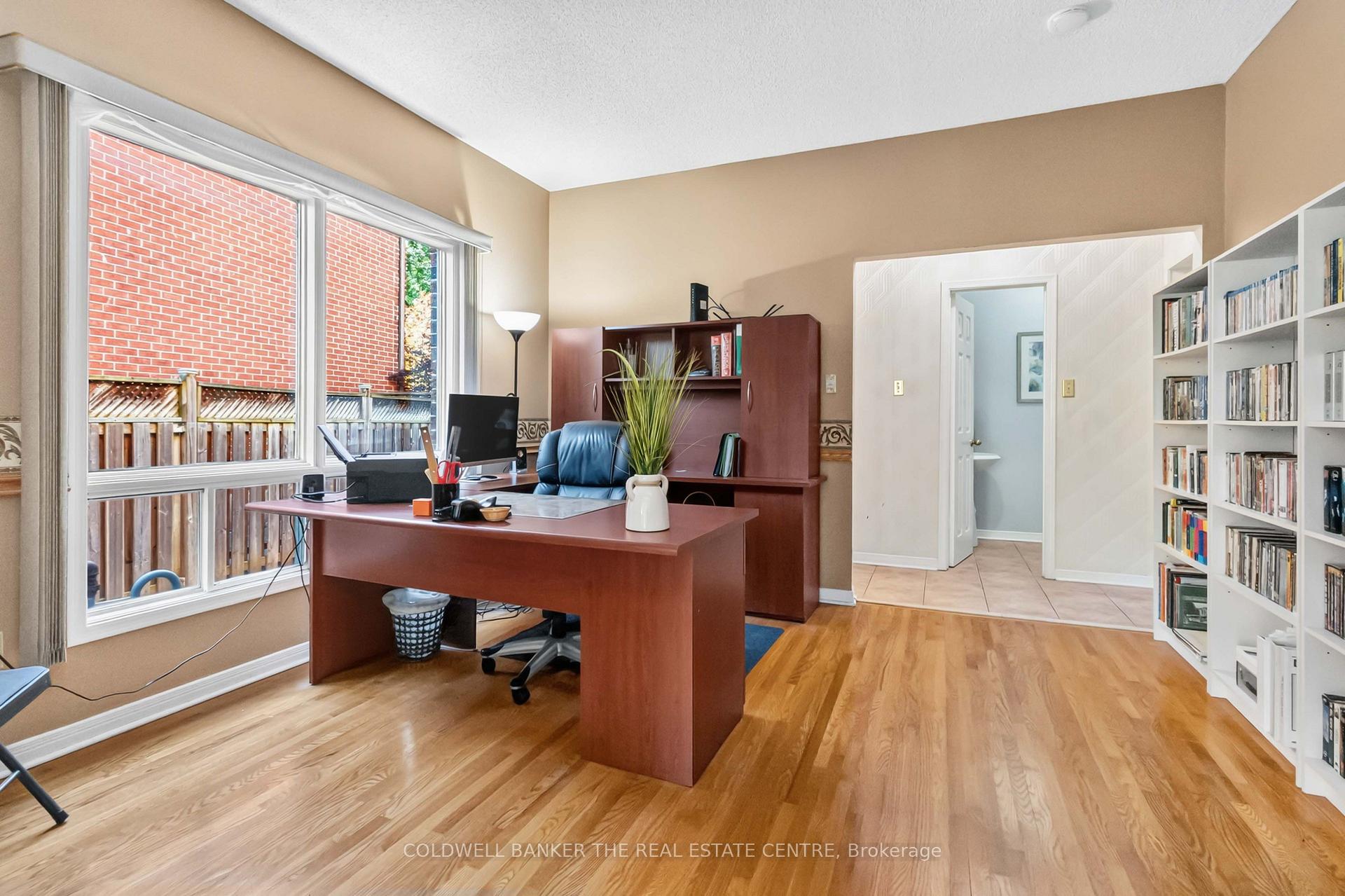 Photo 18 of 2040 Markle Drive, Oakville, River Oaks — HOMEH