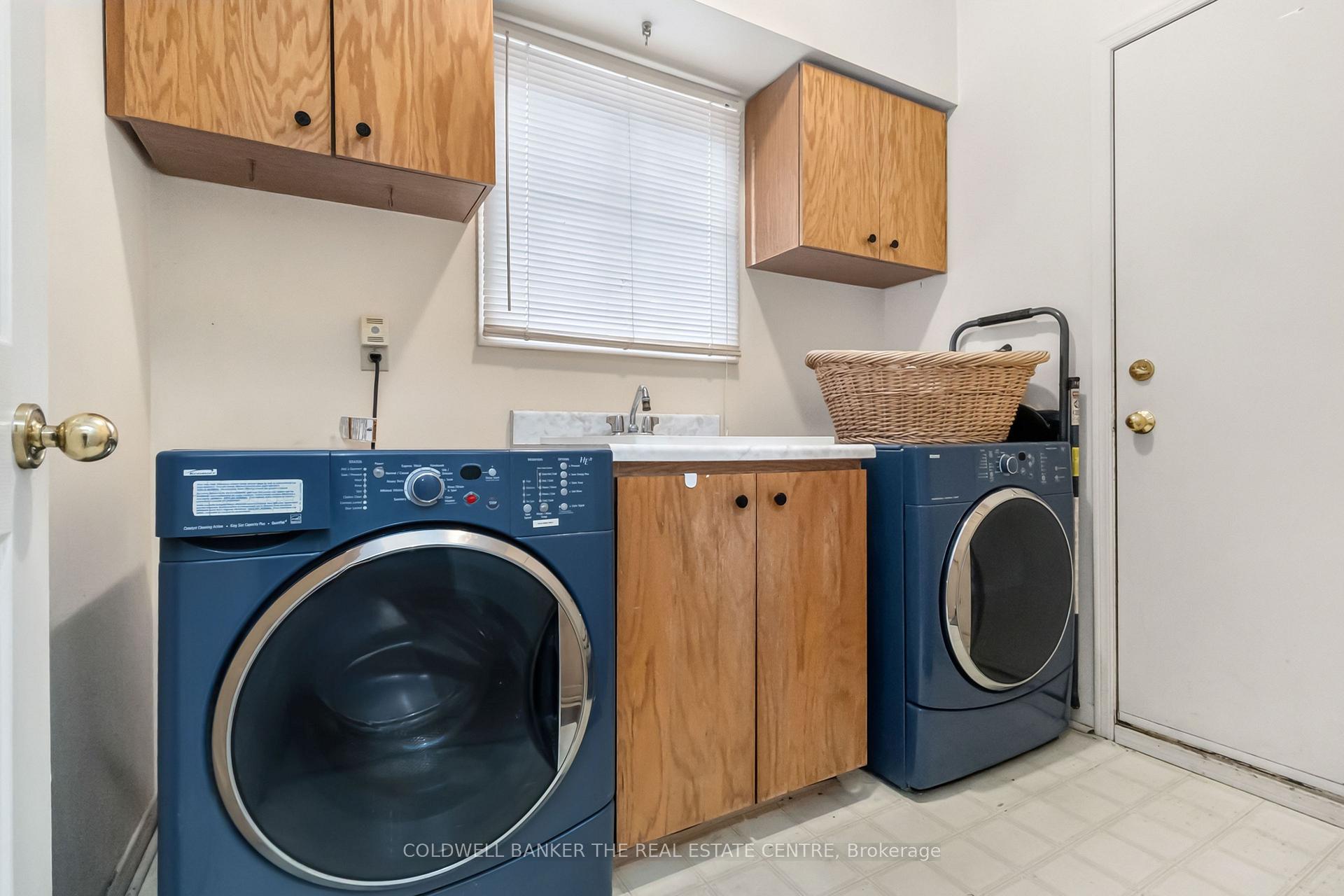 Photo 20 of 2040 Markle Drive, Oakville, River Oaks — HOMEH