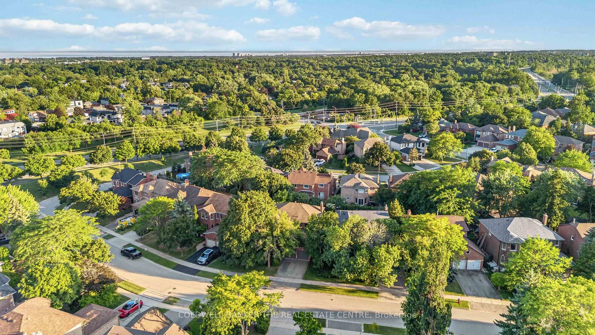 Photo 39 of 2040 Markle Drive, Oakville, River Oaks — HOMEH