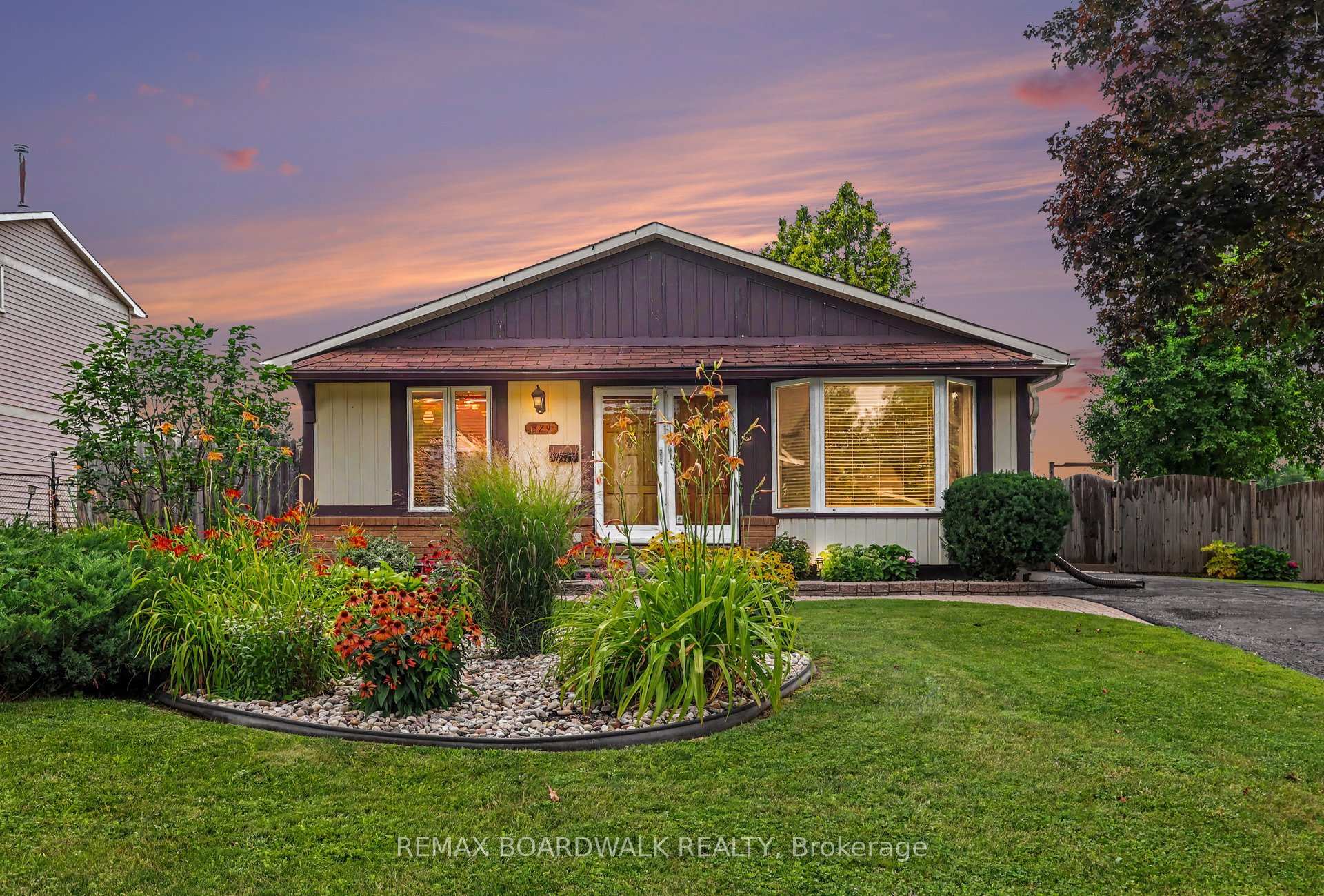 Photo 1 of 329 Pintail Terrace, Ottawa, Chatelaine Village — HOMEH