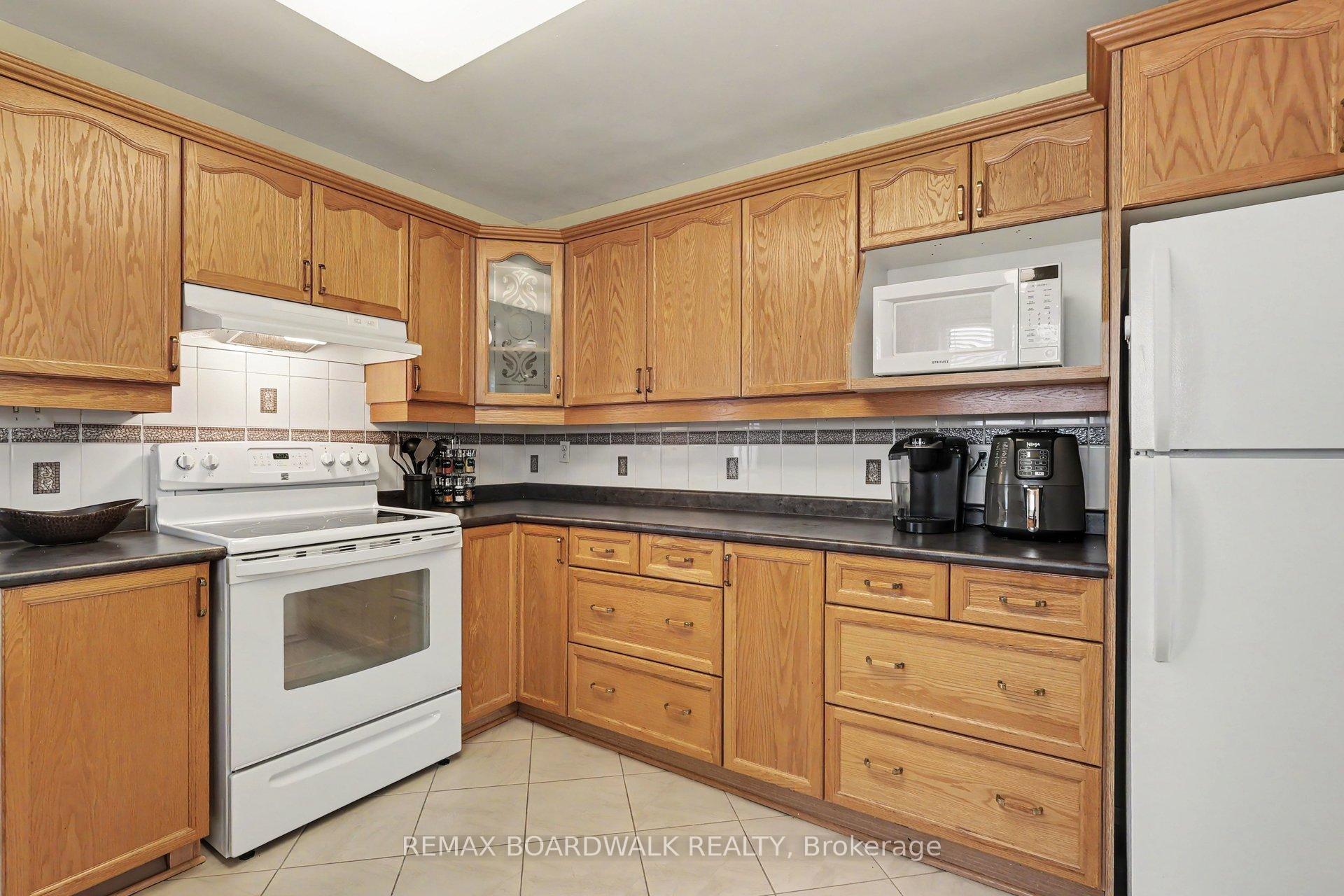 Photo 6 of 329 Pintail Terrace, Ottawa, Chatelaine Village — HOMEH