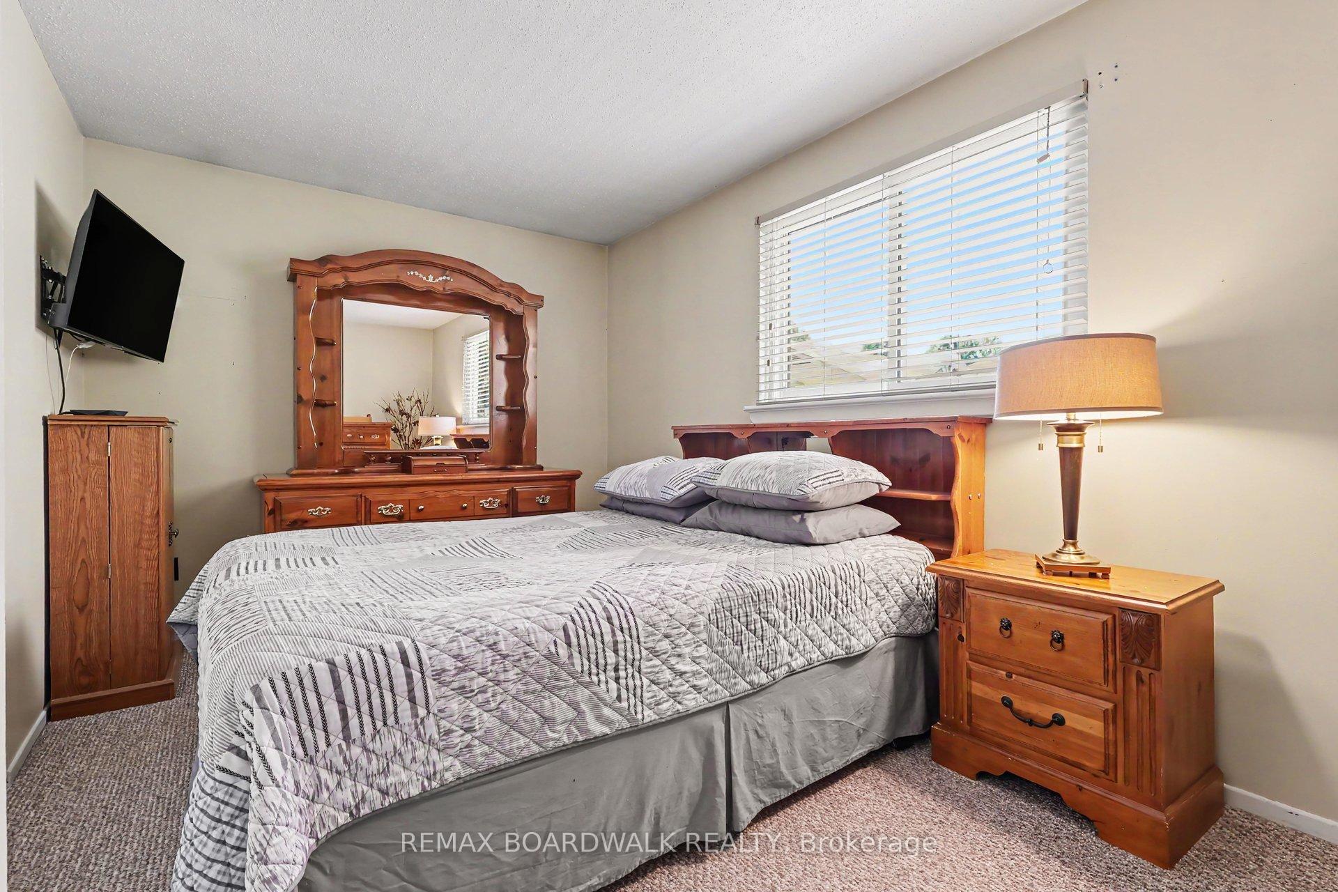 Photo 16 of 329 Pintail Terrace, Ottawa, Chatelaine Village — HOMEH