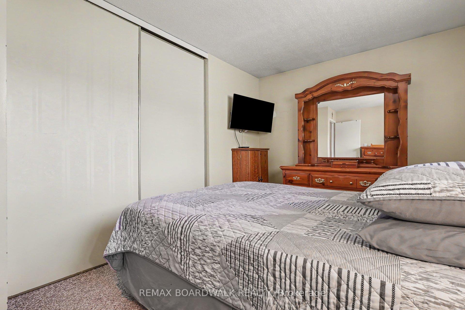 Photo 17 of 329 Pintail Terrace, Ottawa, Chatelaine Village — HOMEH