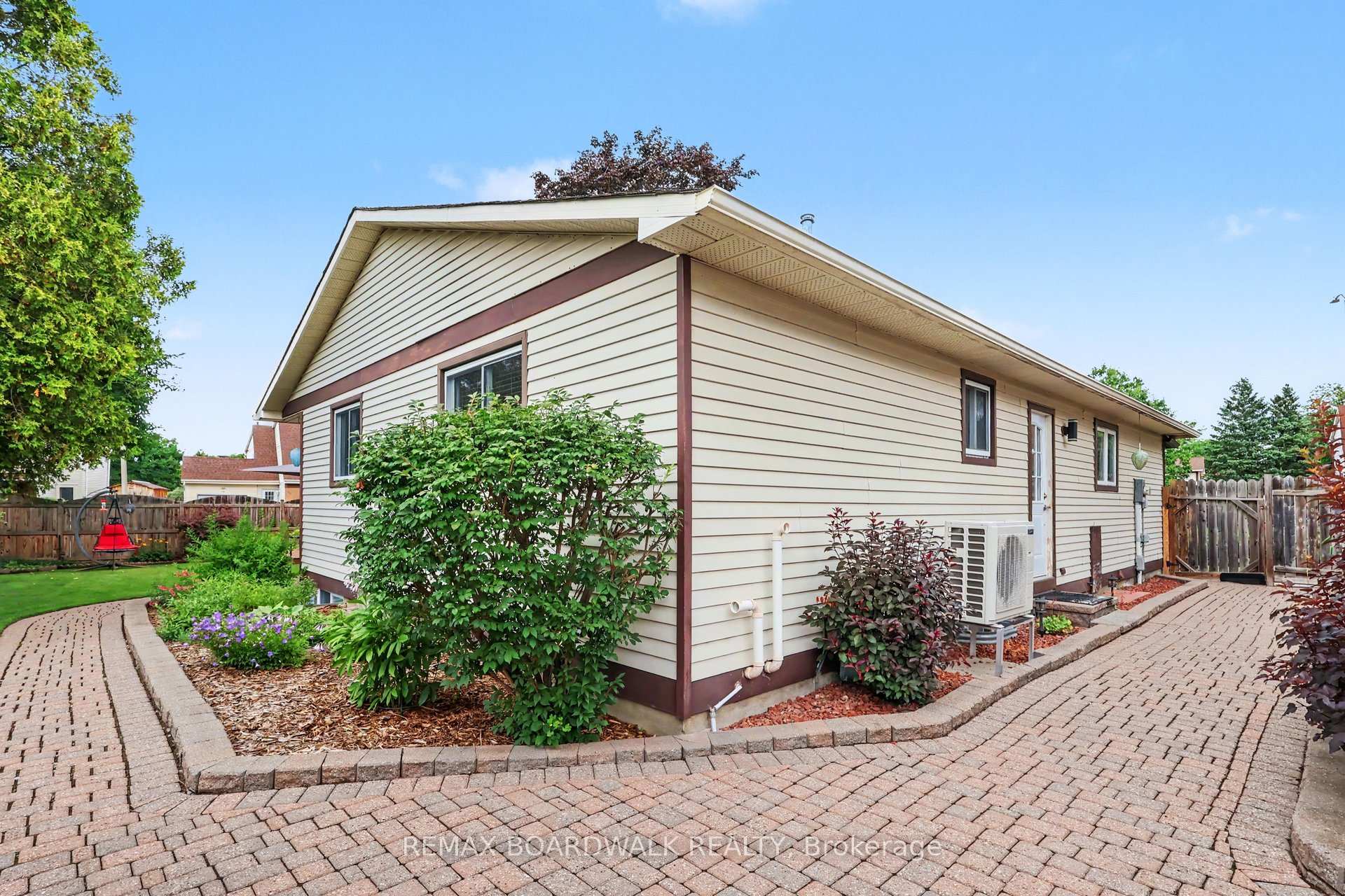 Photo 39 of 329 Pintail Terrace, Ottawa, Chatelaine Village — HOMEH