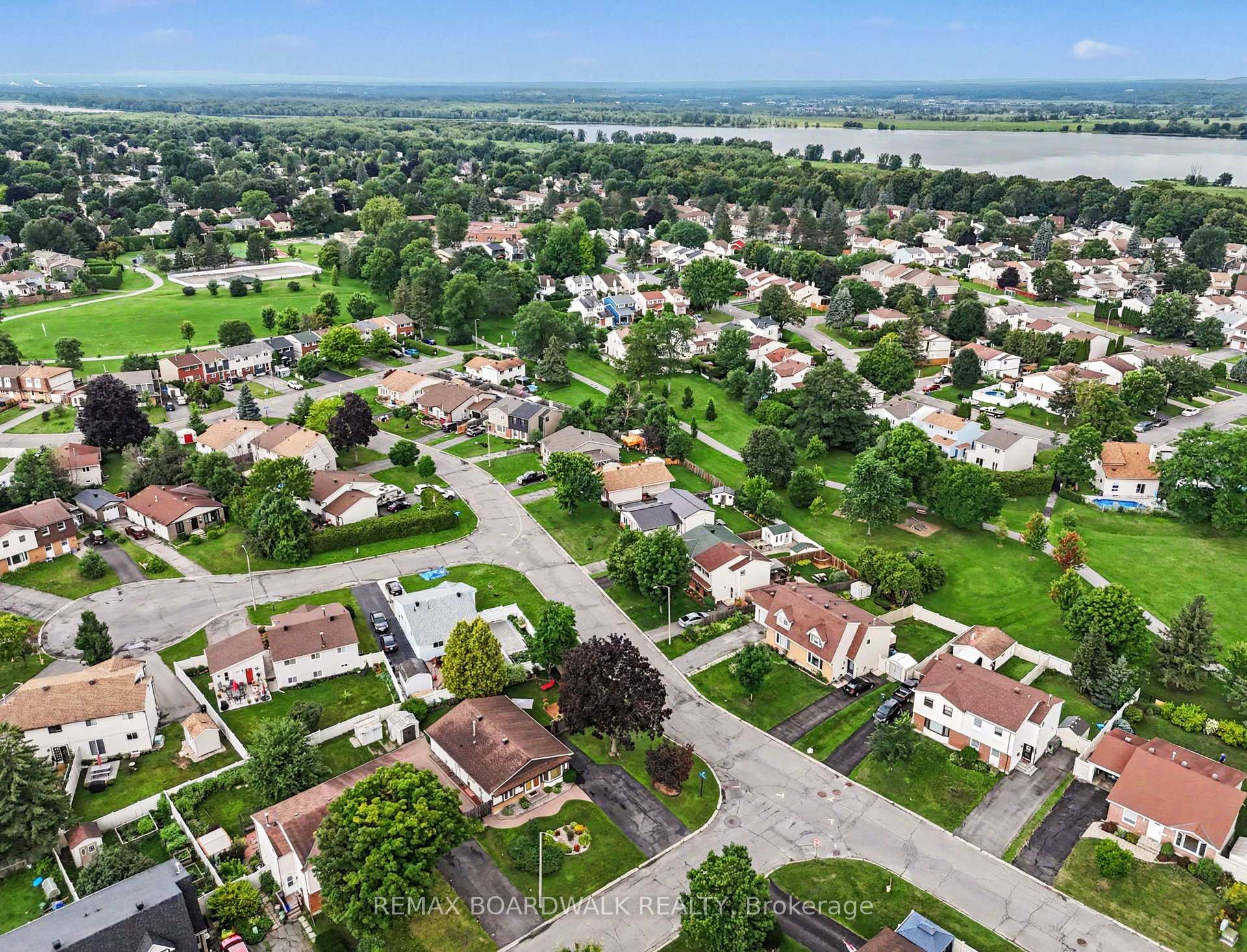 Photo 40 of 329 Pintail Terrace, Ottawa, Chatelaine Village — HOMEH