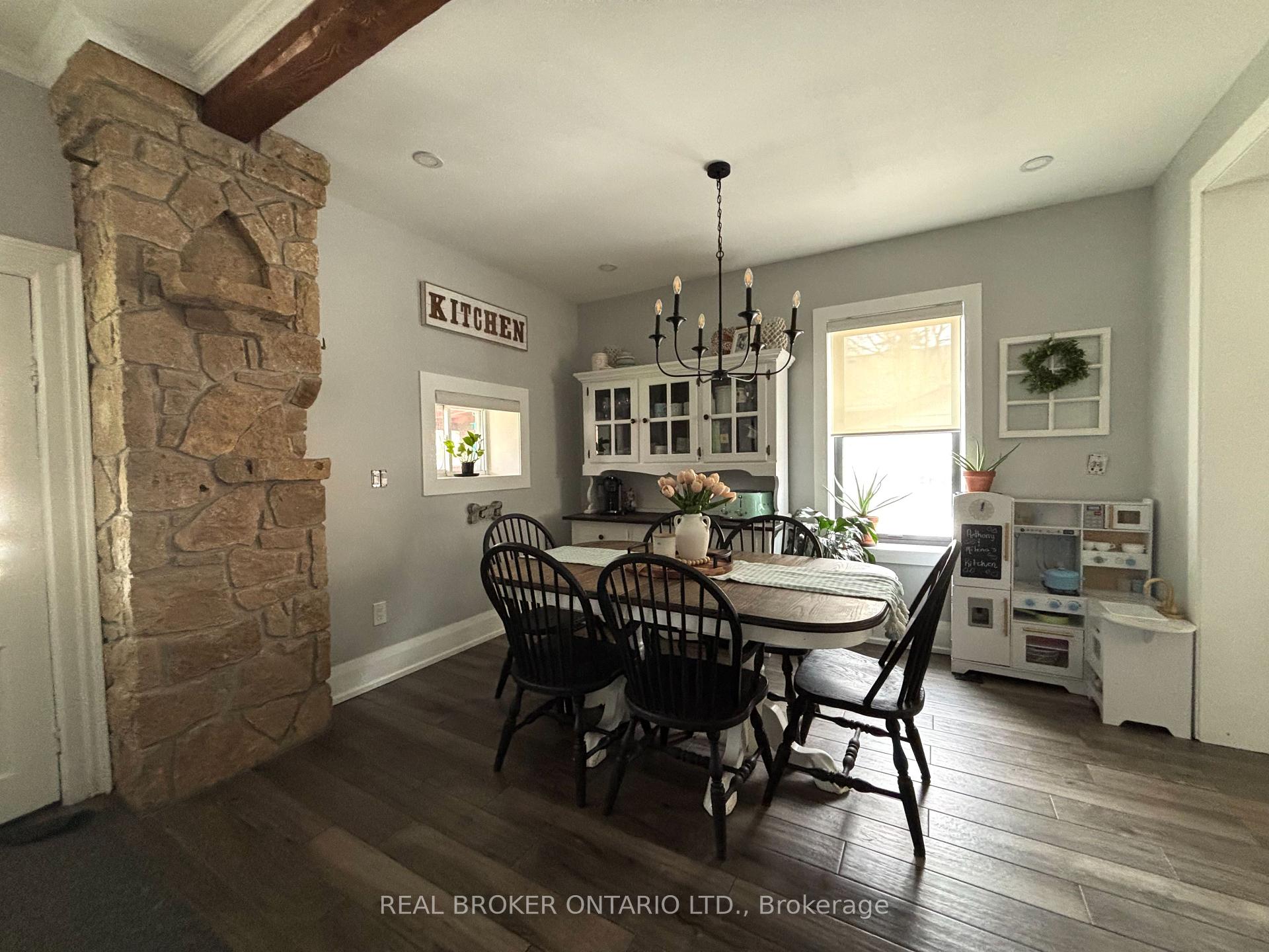 Photo 6 of 91 Mill Street, Orangeville — HOMEH