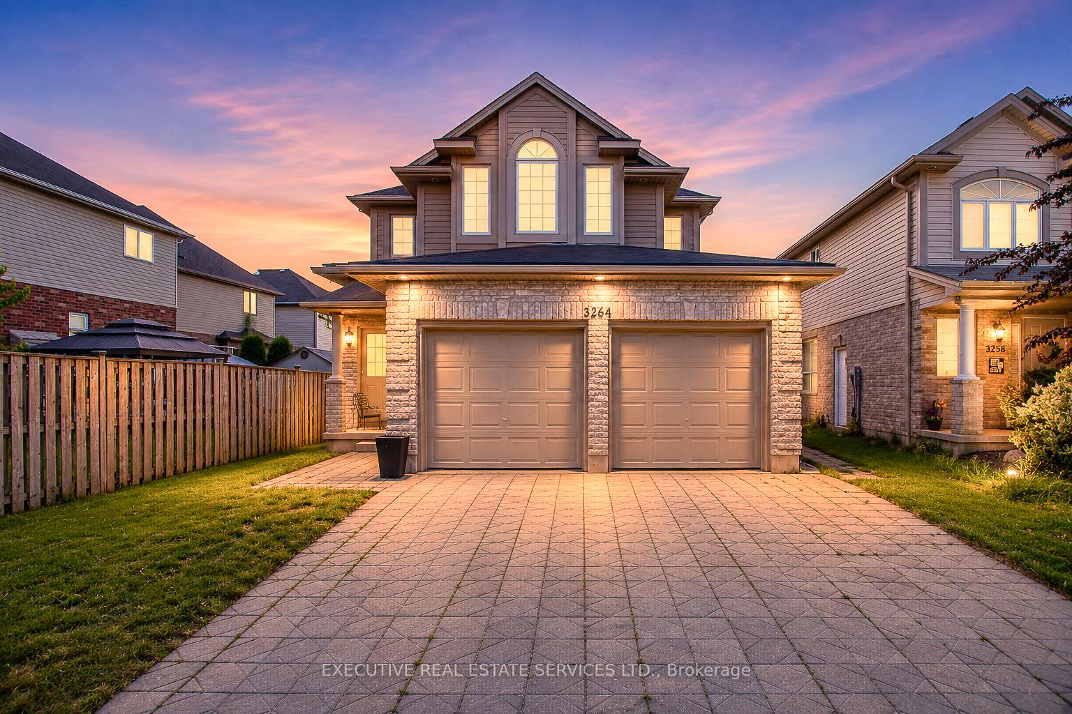 Photo 2 of 3264 Meadowgate Boulevard, London, South U — HOMEH