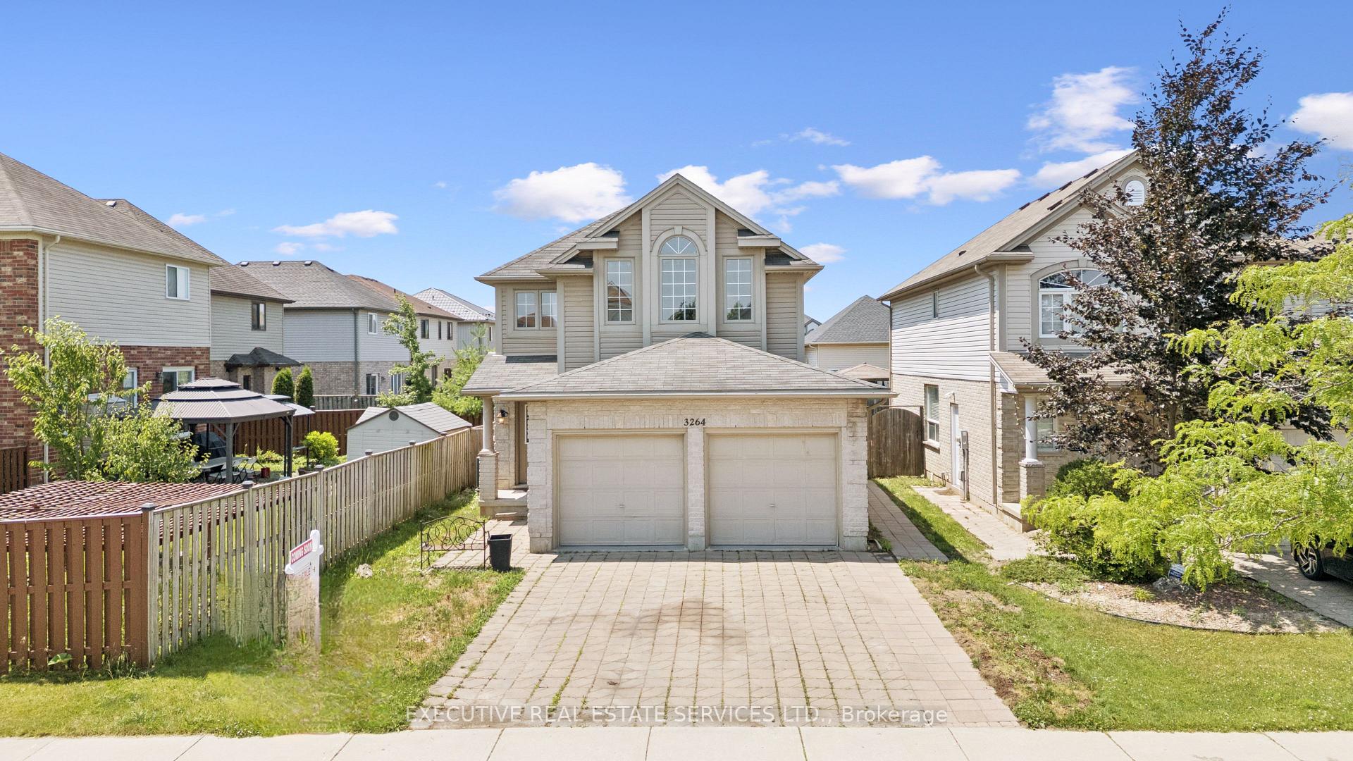 Photo 4 of 3264 Meadowgate Boulevard, London, South U — HOMEH