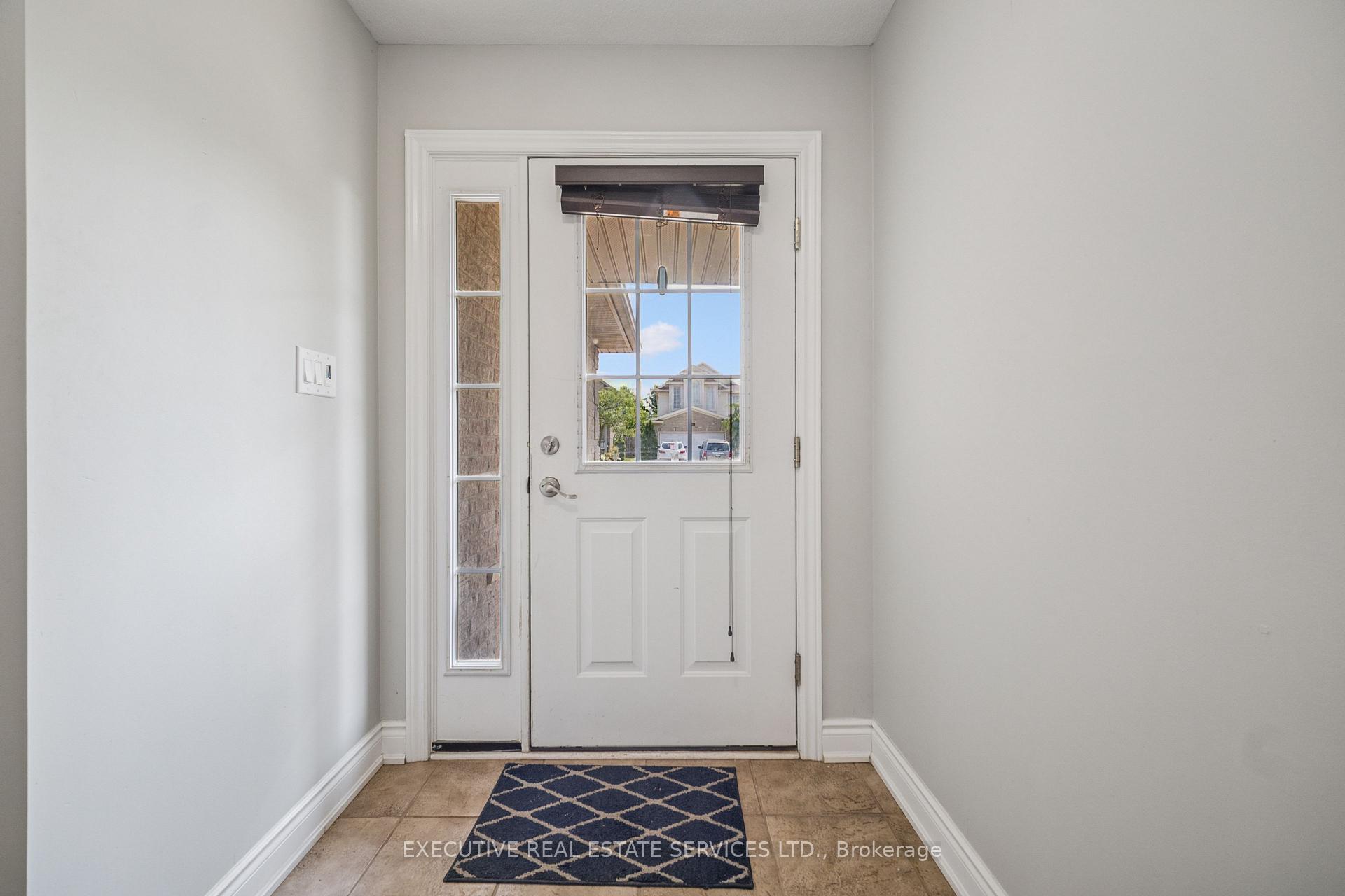 Photo 10 of 3264 Meadowgate Boulevard, London, South U — HOMEH