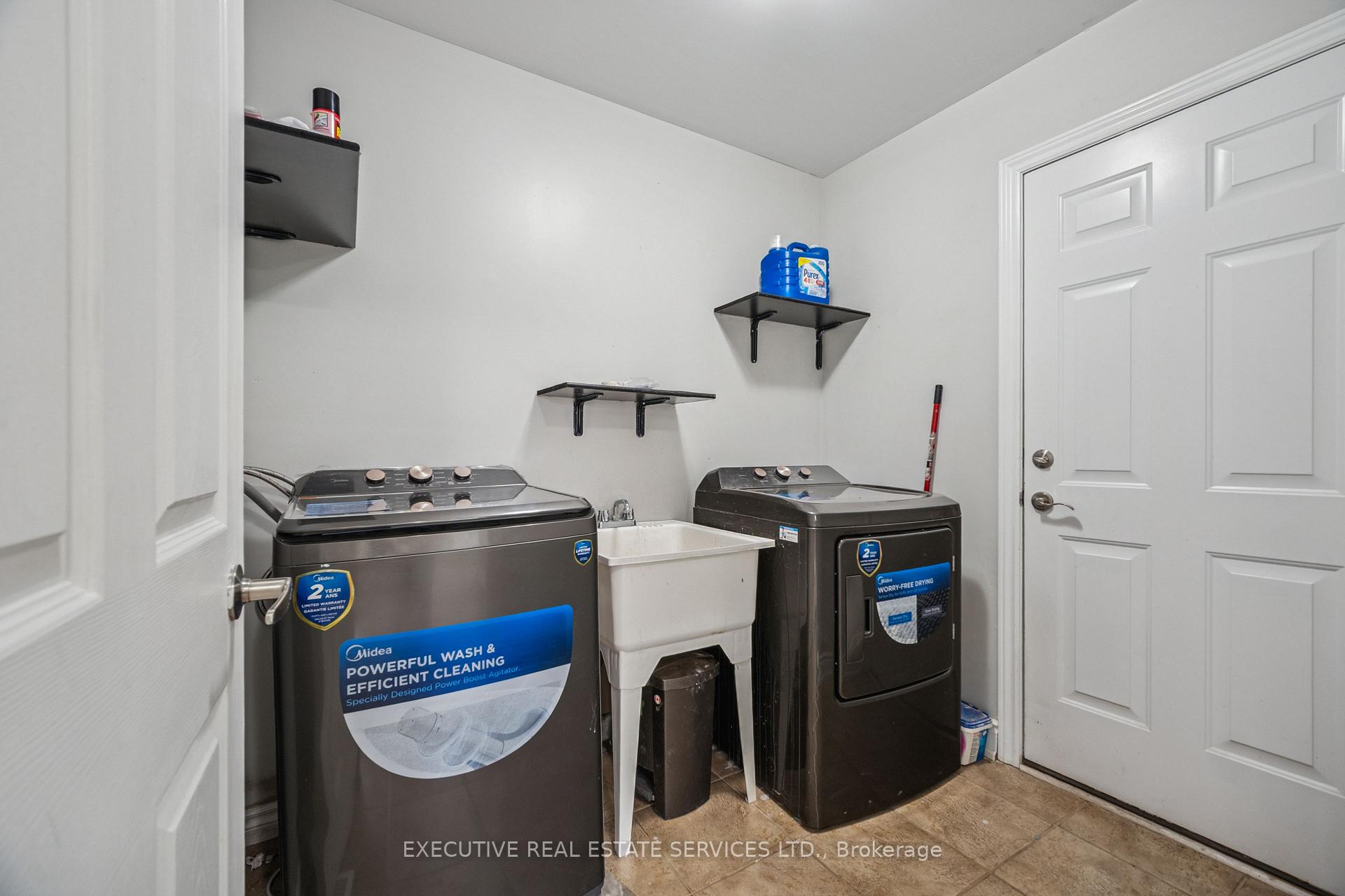 Photo 12 of 3264 Meadowgate Boulevard, London, South U — HOMEH