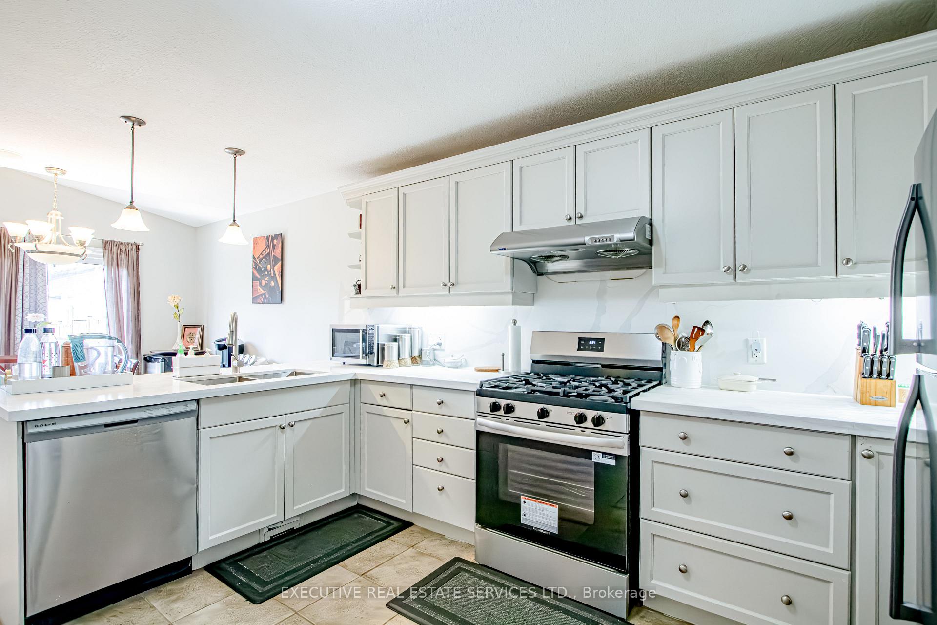 Photo 17 of 3264 Meadowgate Boulevard, London, South U — HOMEH