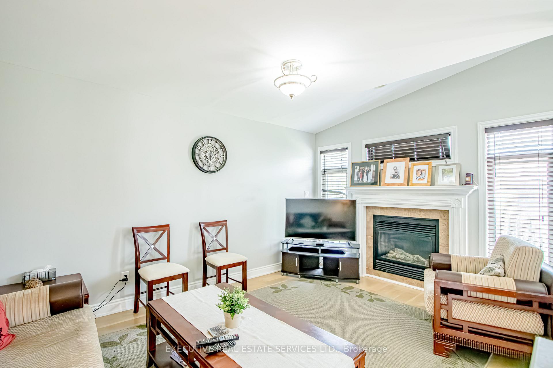 Photo 20 of 3264 Meadowgate Boulevard, London, South U — HOMEH