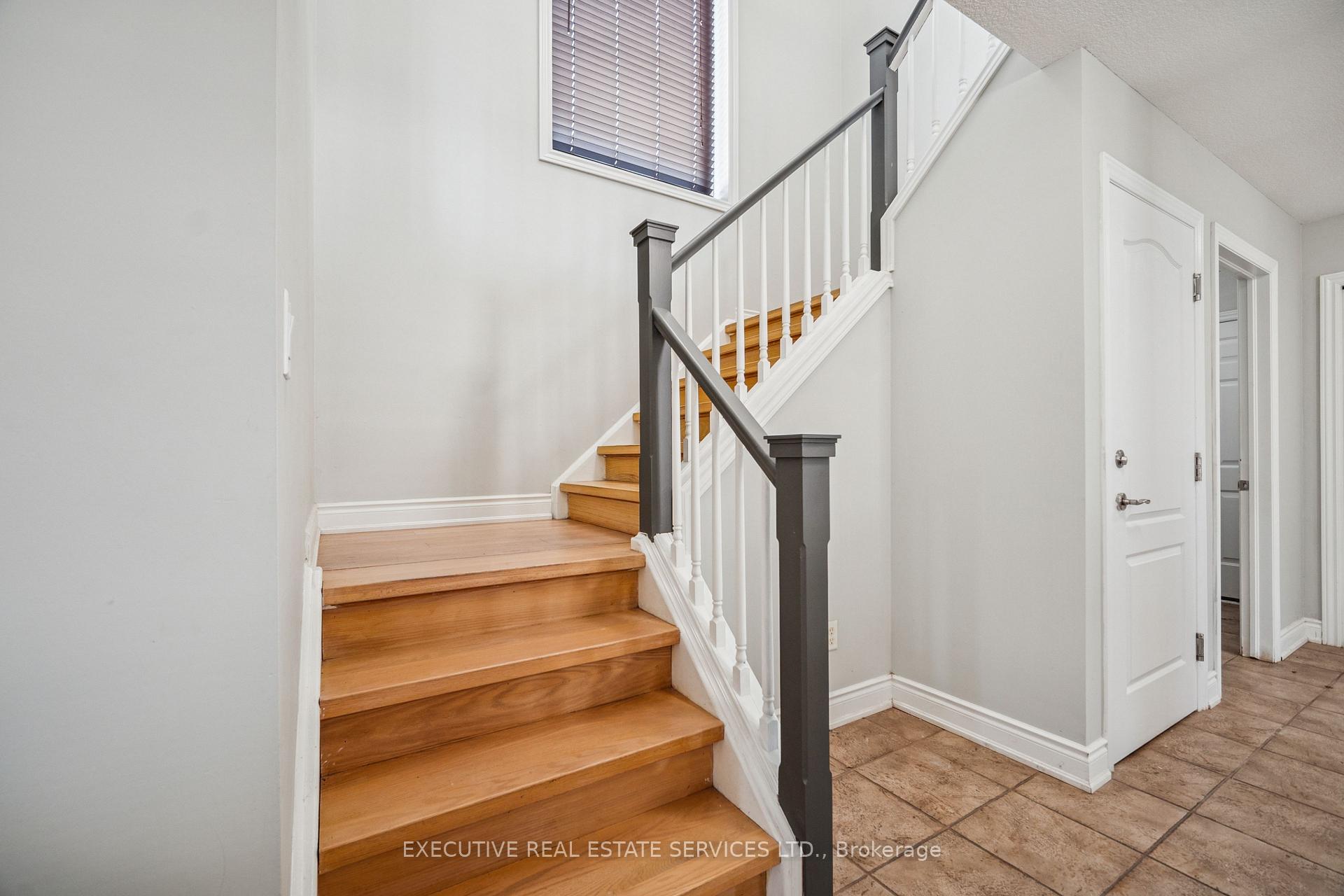Photo 22 of 3264 Meadowgate Boulevard, London, South U — HOMEH