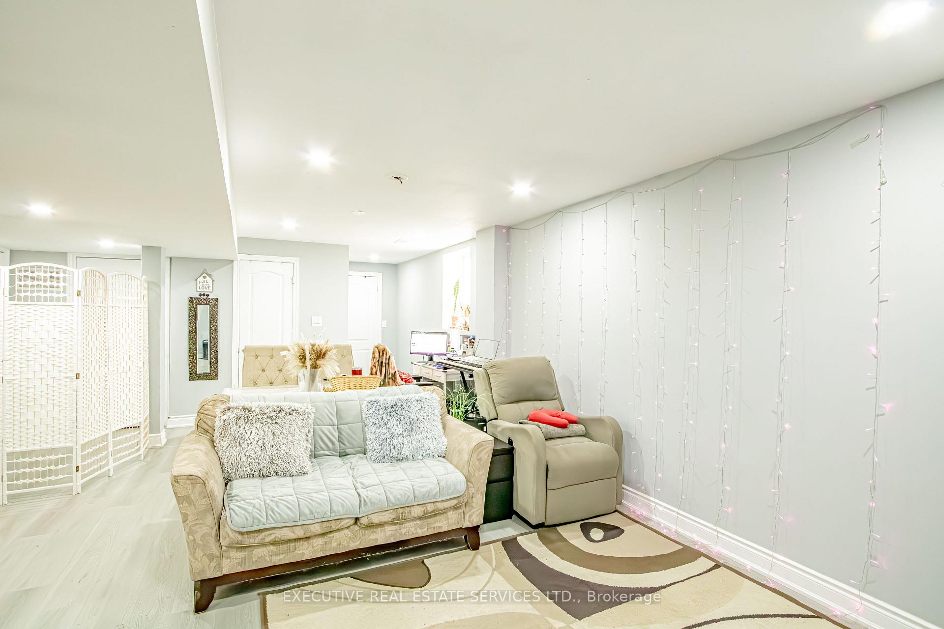 Photo 37 of 3264 Meadowgate Boulevard, London, South U — HOMEH