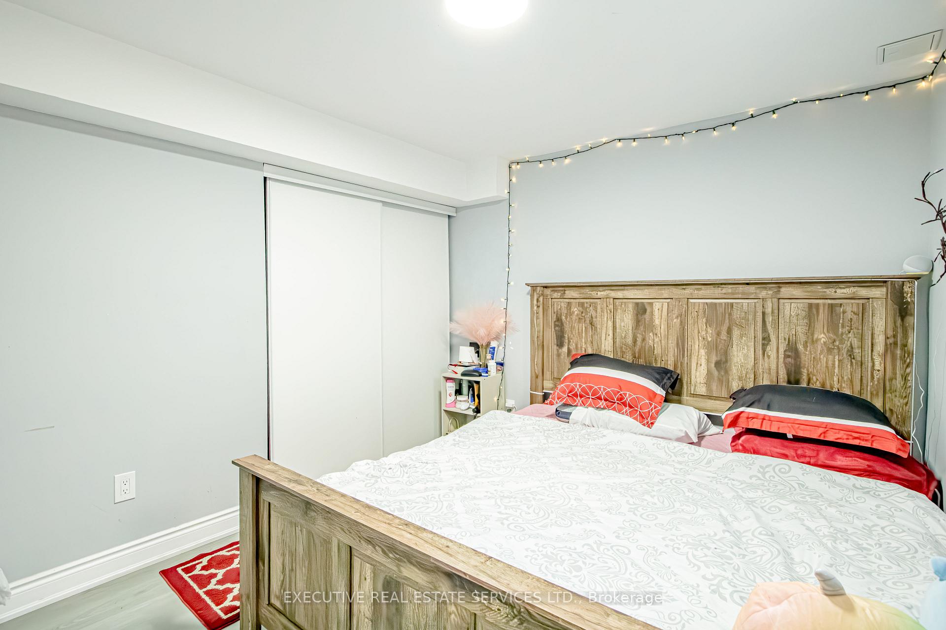 Photo 39 of 3264 Meadowgate Boulevard, London, South U — HOMEH
